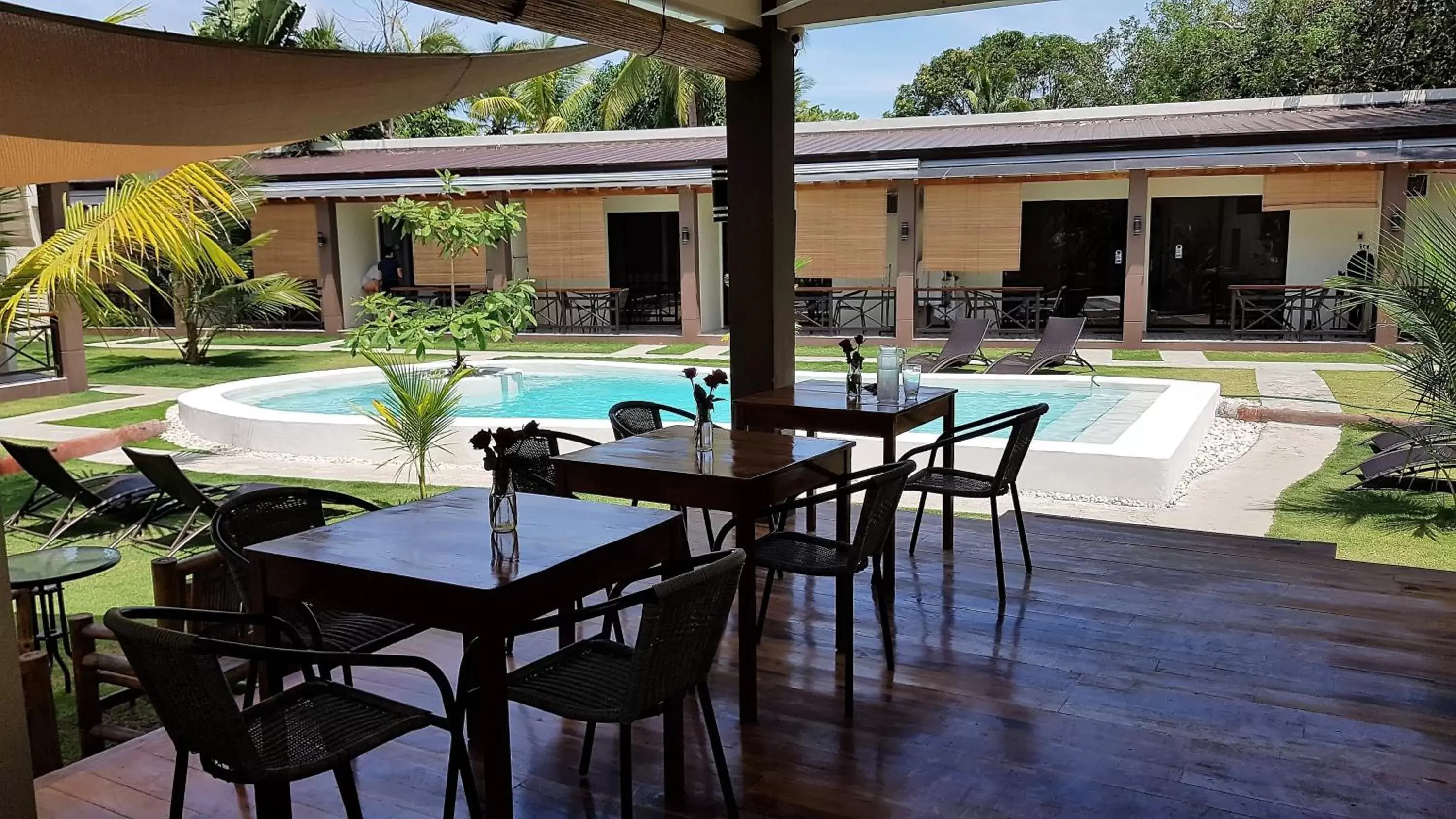 Restaurant/places to eat, Swimming Pool in Positano Alona Beach Panglao