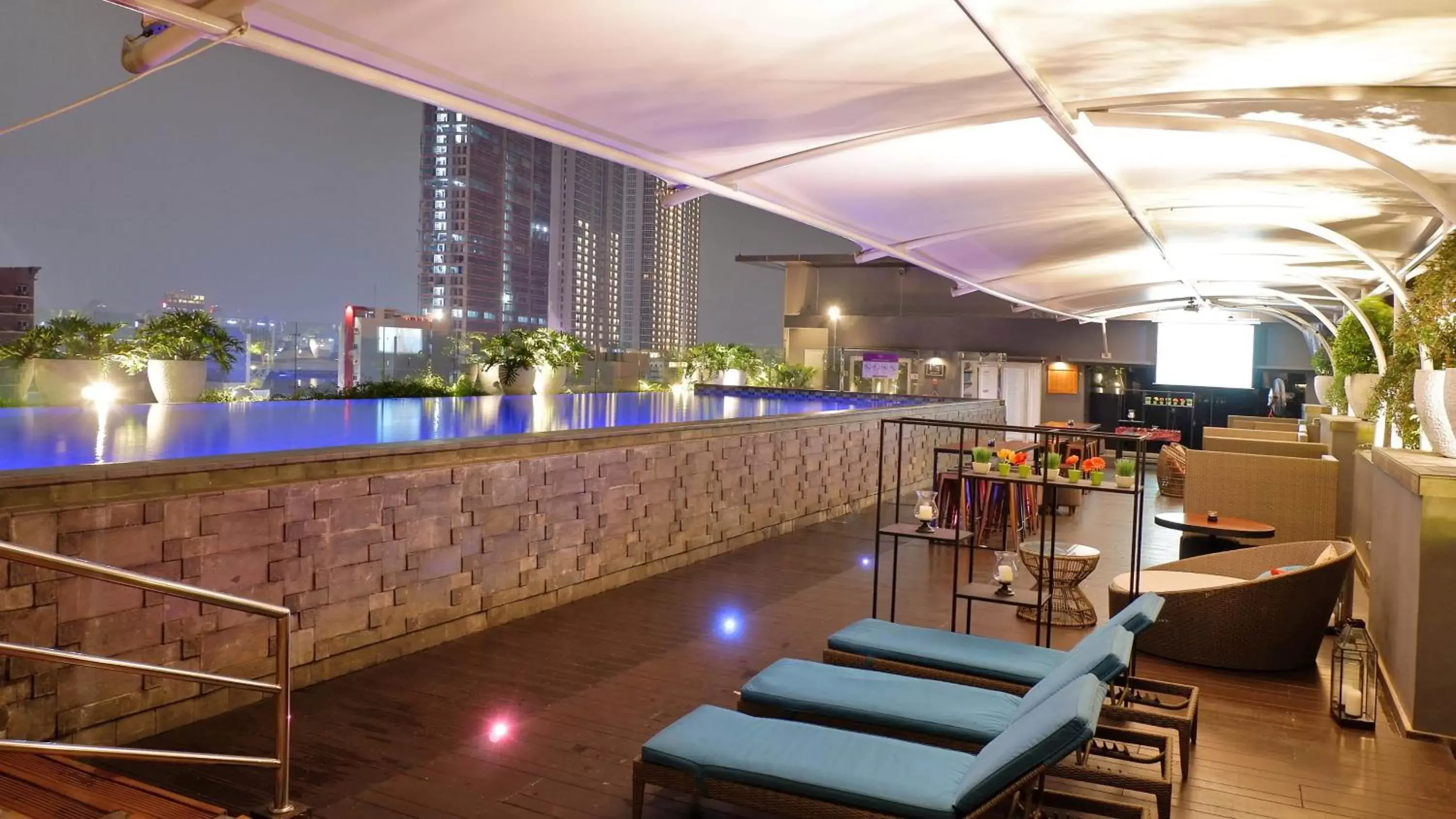 Lounge or bar in Mercure Jakarta Cikini