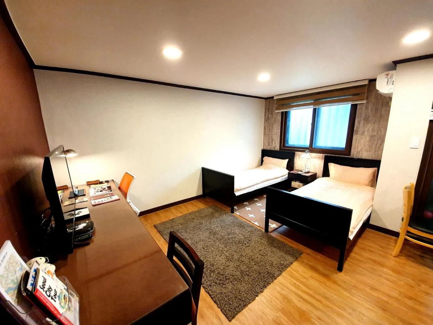 Photo of the whole room, Bed in Forêt Guest House Gangnam