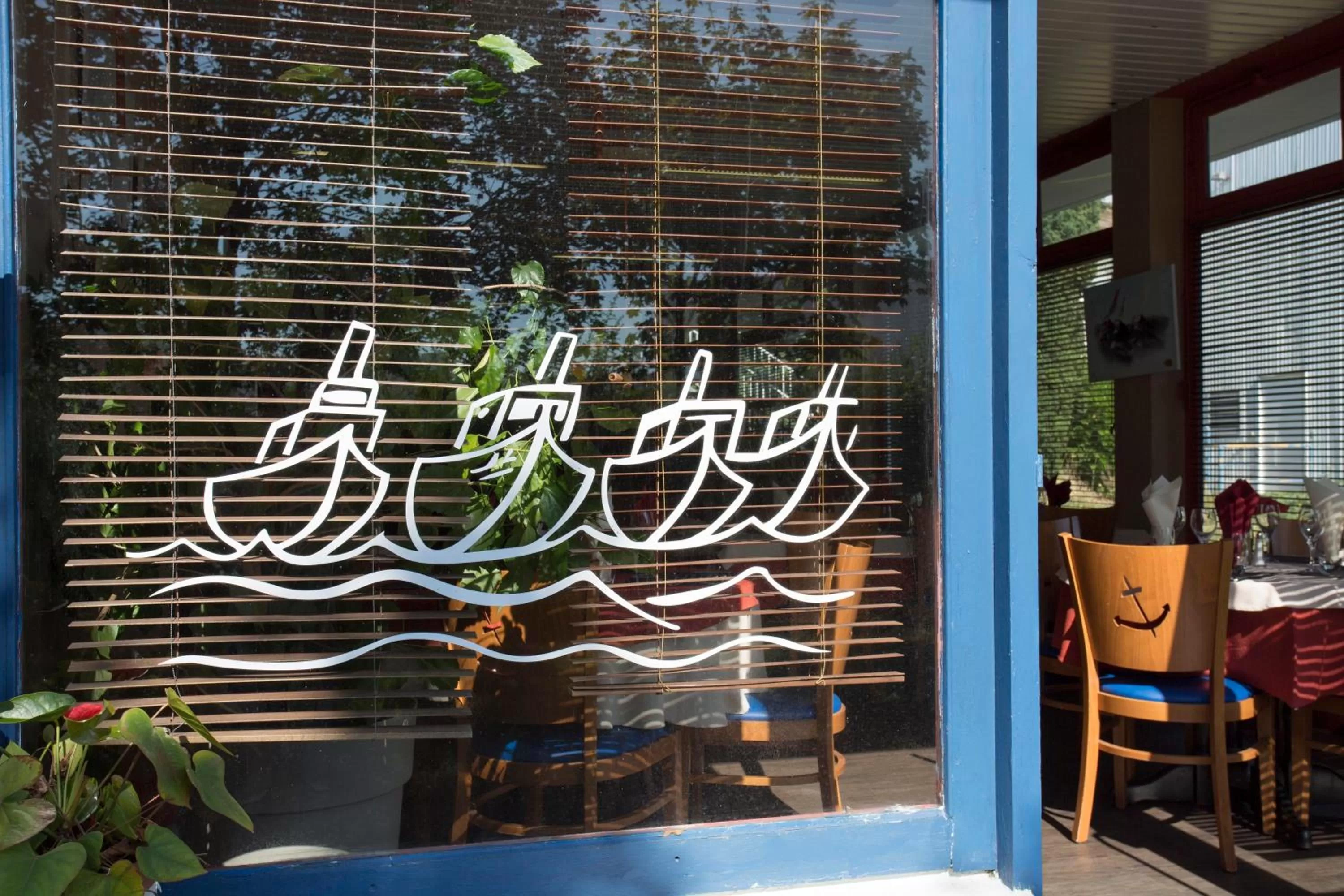 Hôtel Les Gens De Mer Lorient by Popinns