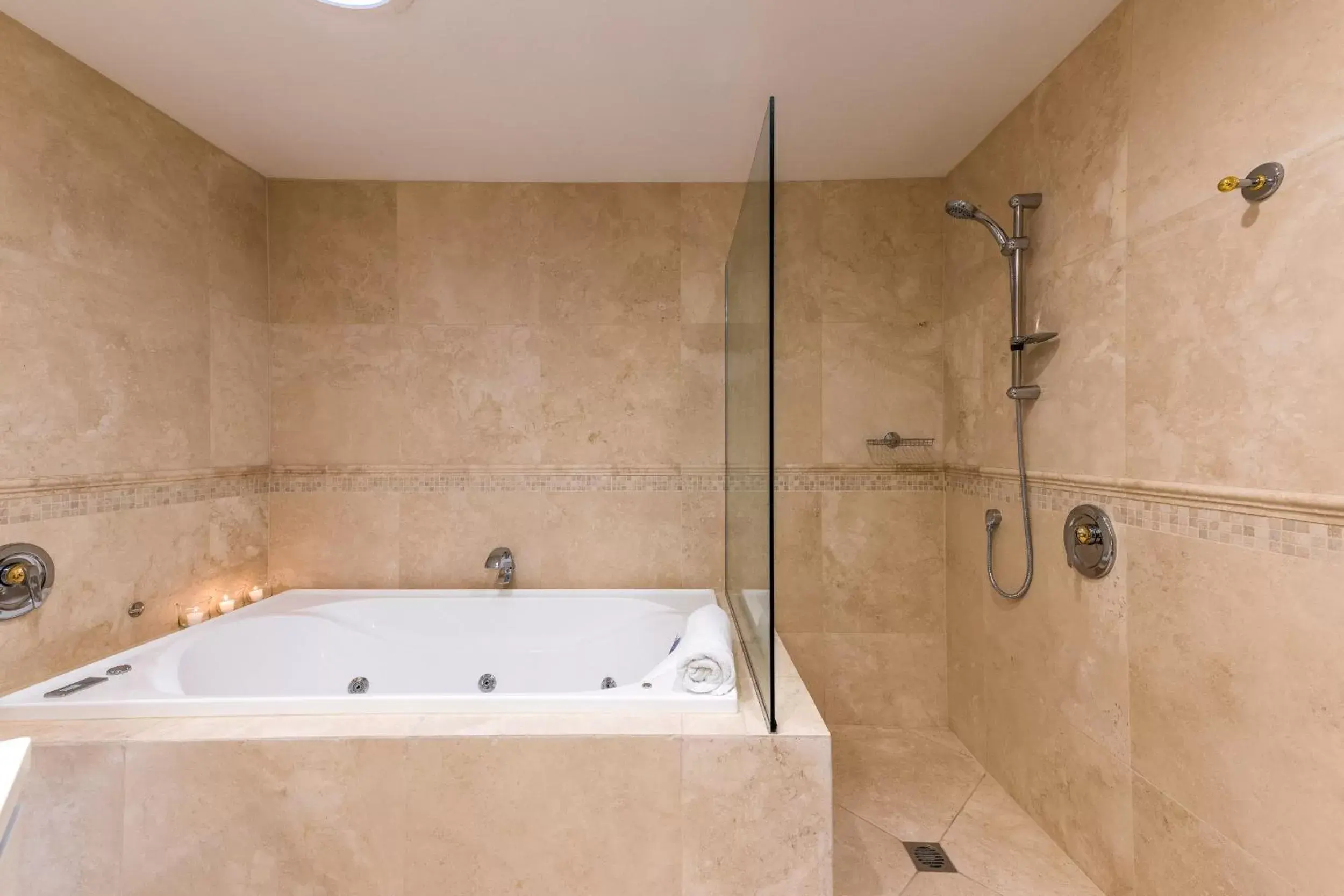 Bathroom in Fino Hotel & Suites