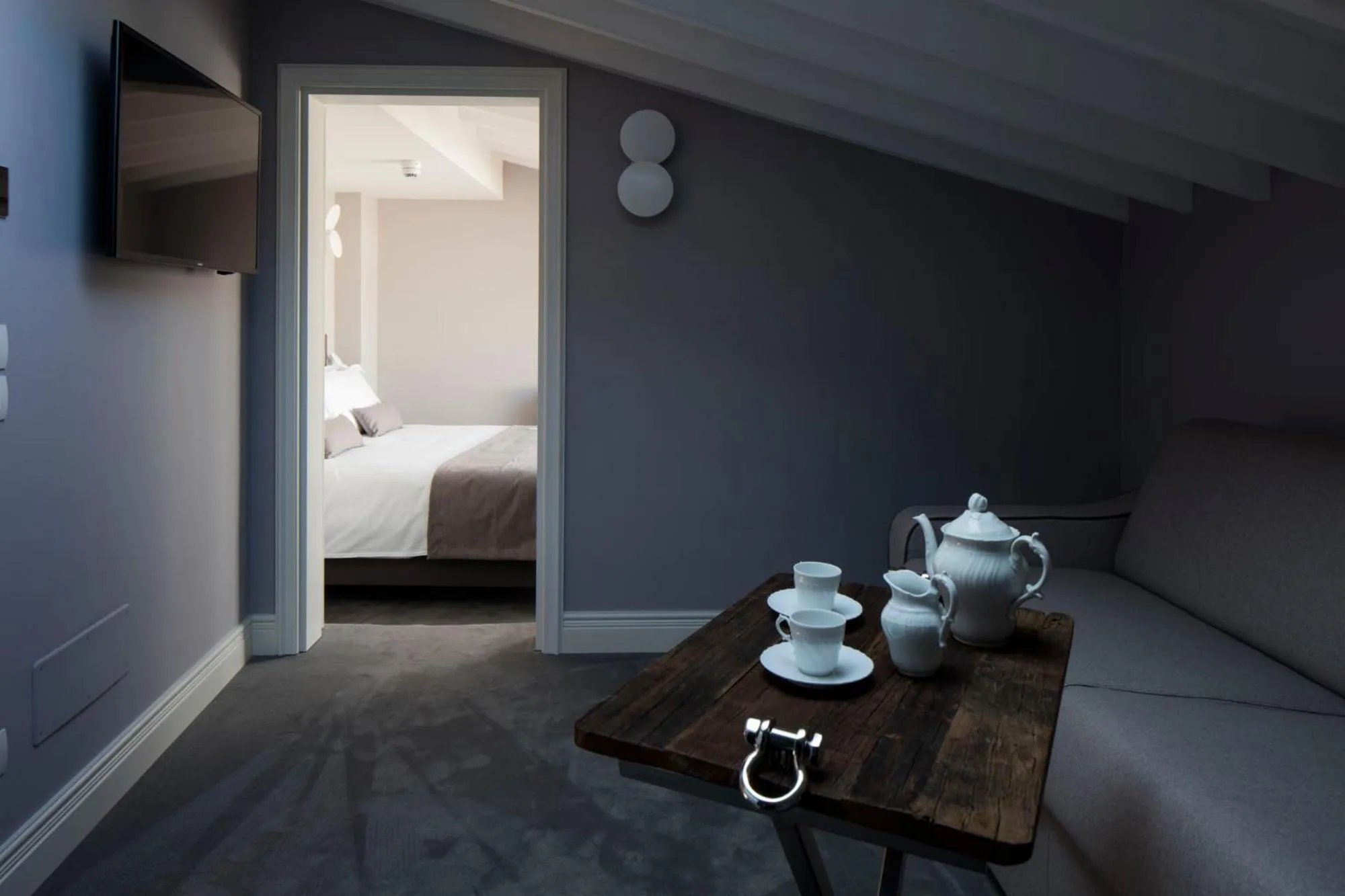 Photo of the whole room, Bed in The Frame Hotel