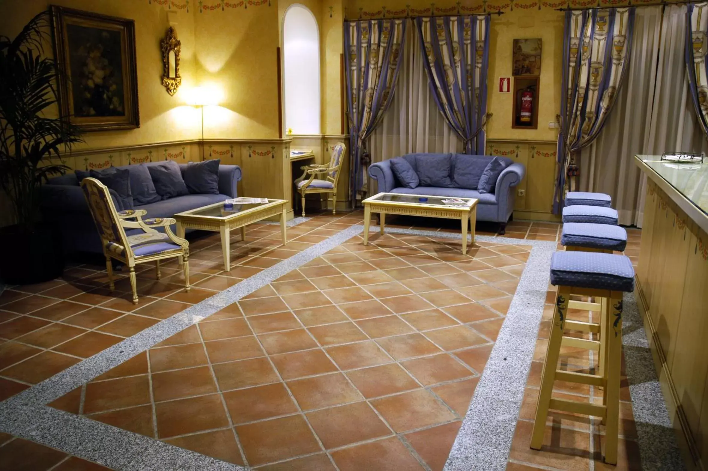 Communal lounge/ TV room, Seating Area in Hotel Casona de la Reyna