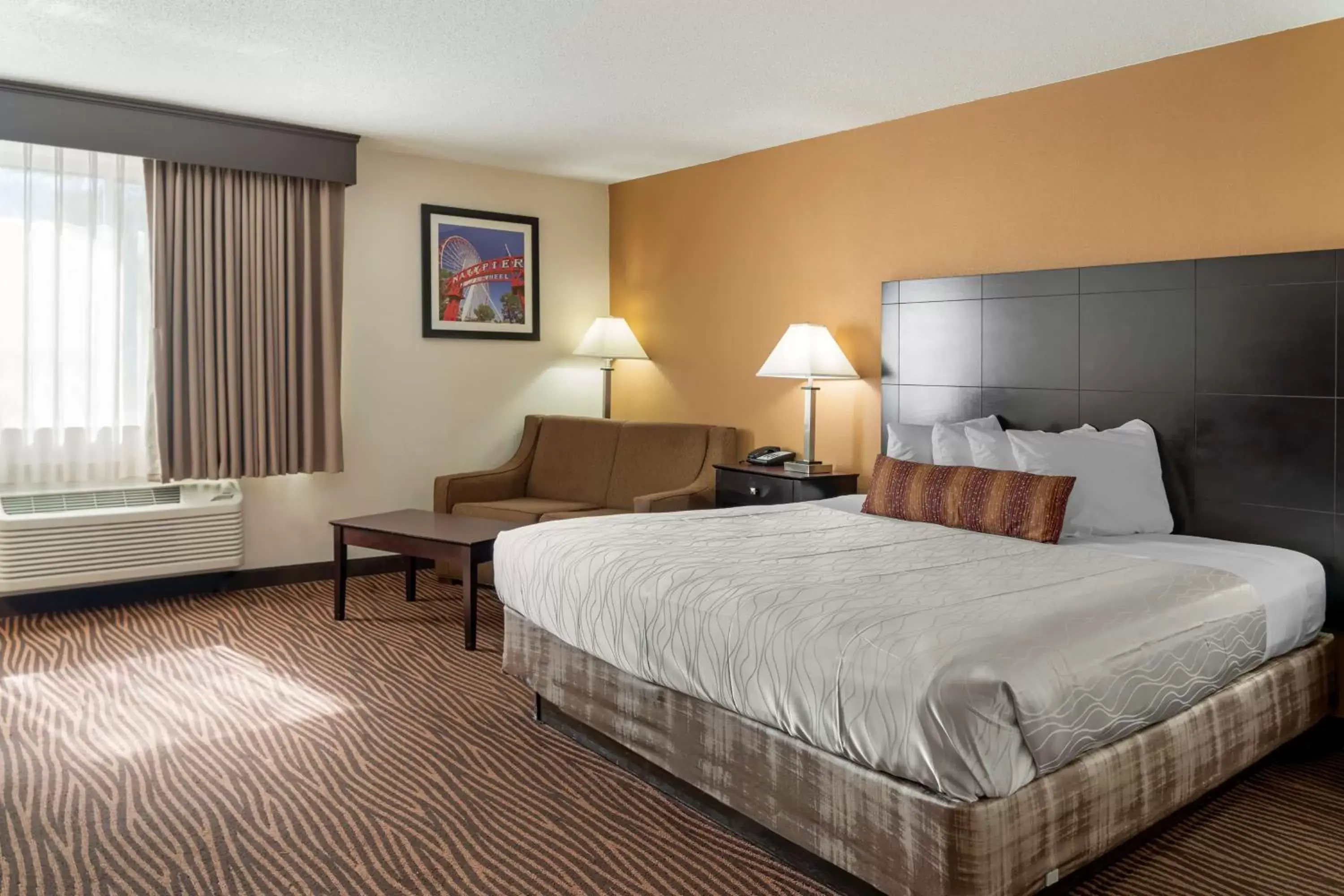 Bedroom, Bed in Best Western Des Plaines Inn