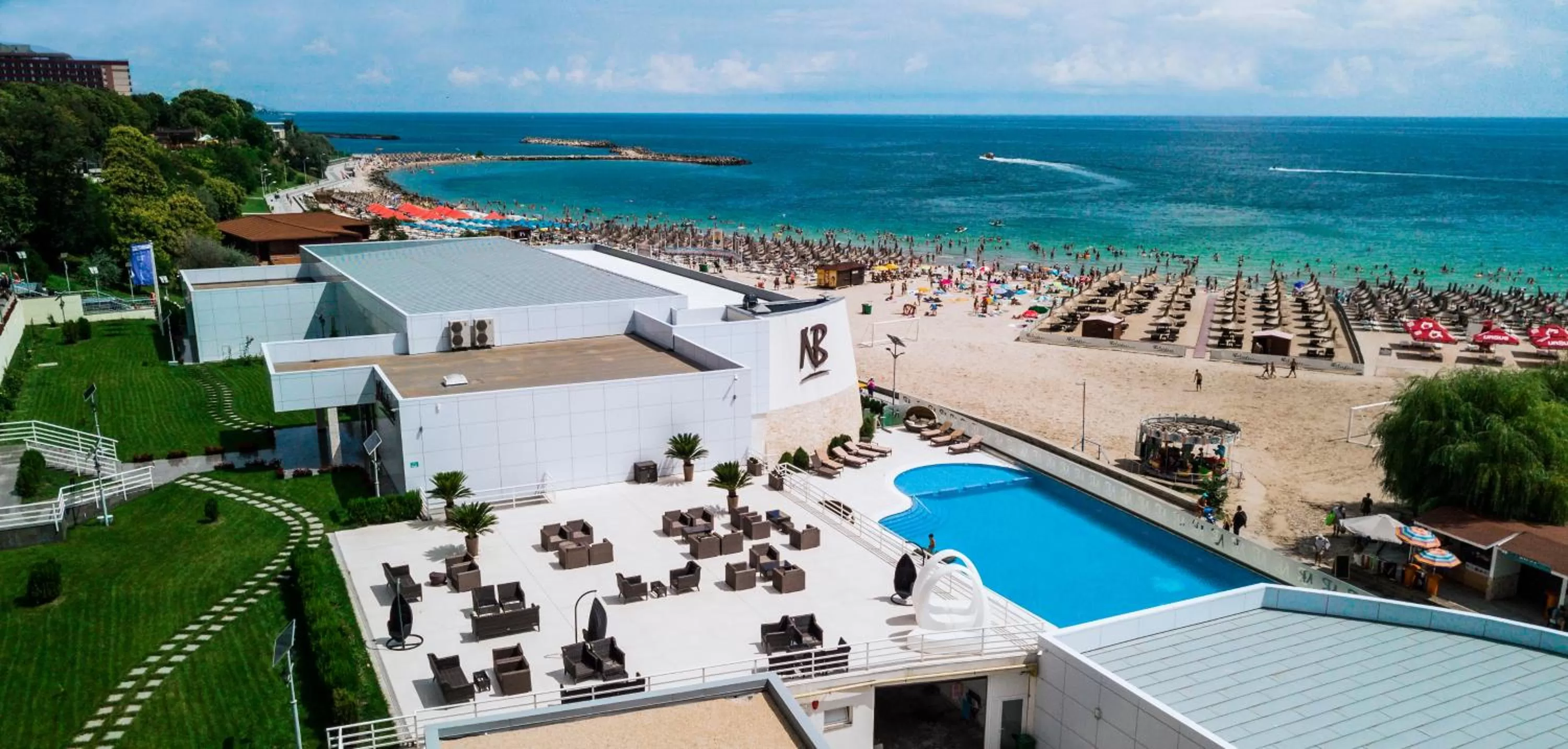 Lounge or bar in New Belvedere