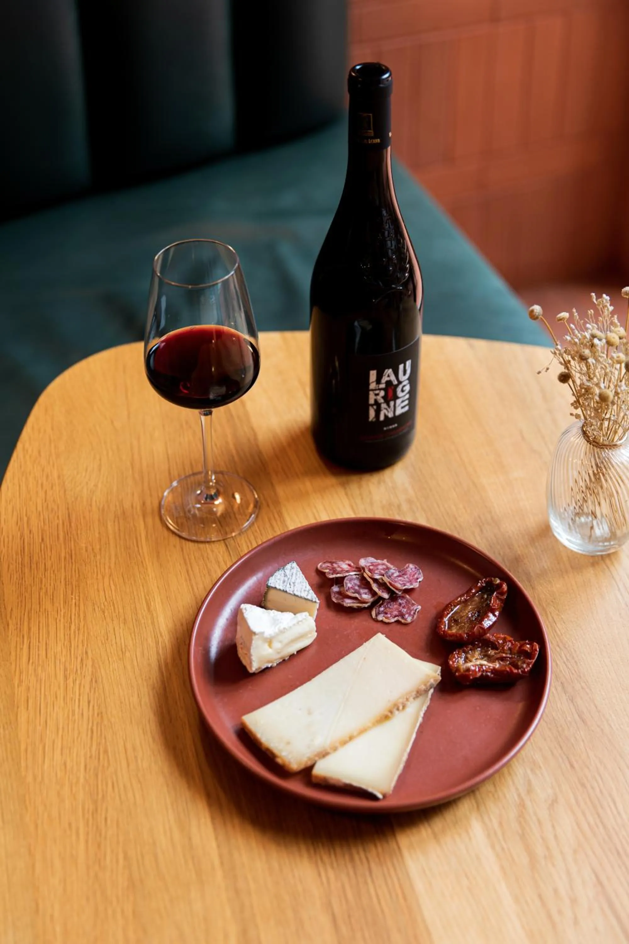 Lounge or bar in Hôtel AMI - Orso Hotels