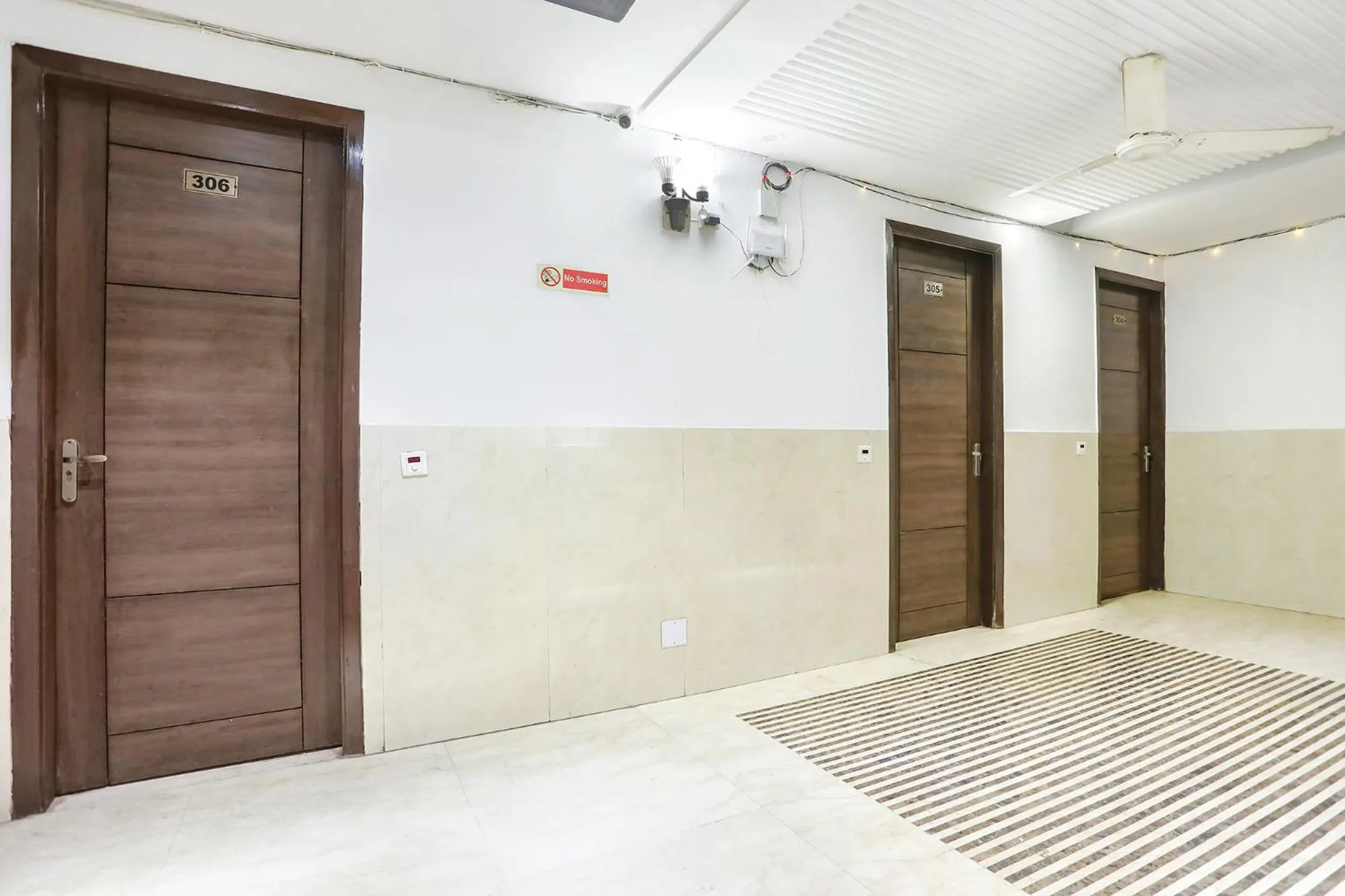 Lobby or reception in FabExpress Lotus Palace