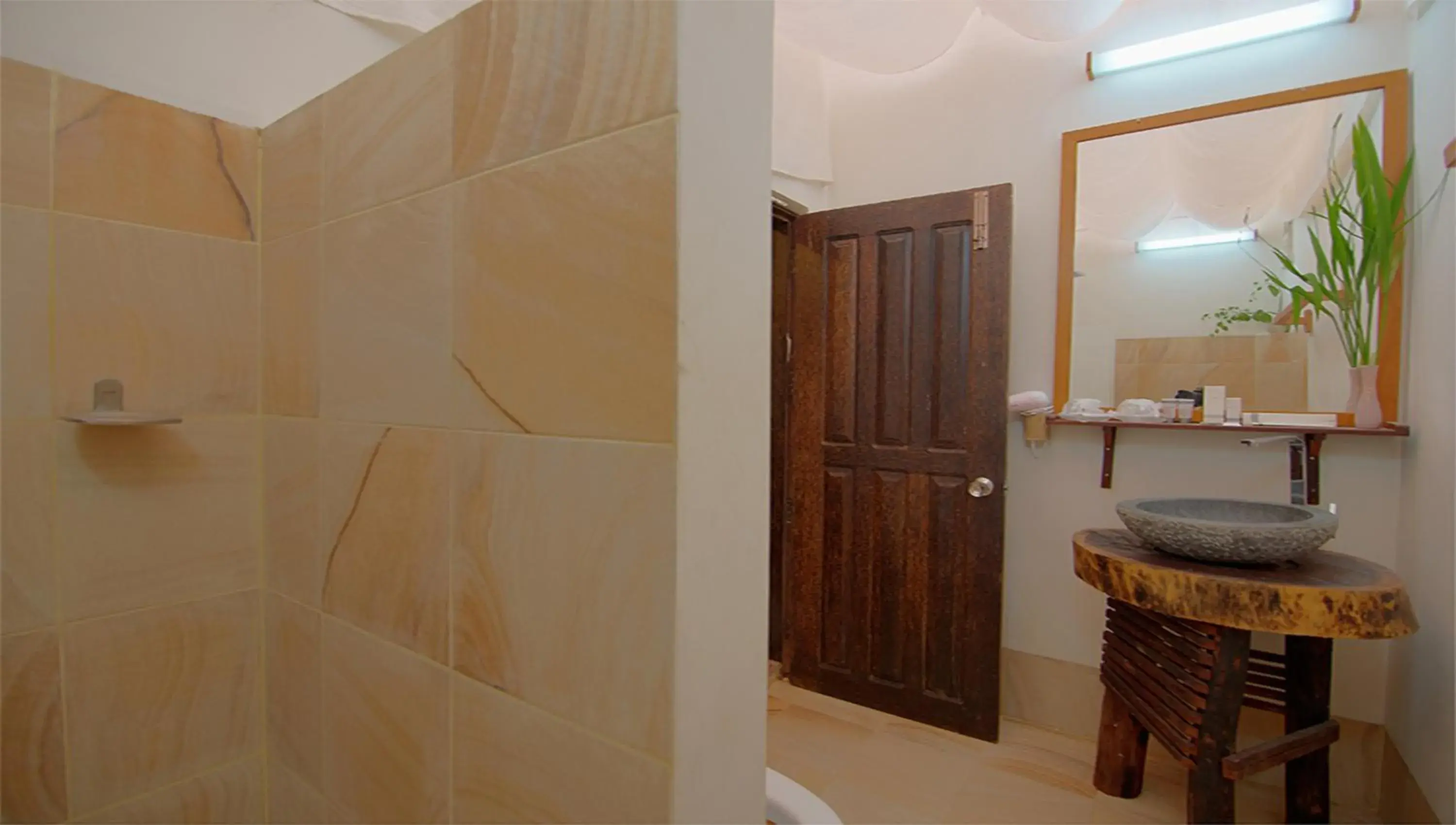 Bathroom in Palm Village Resort & Spa