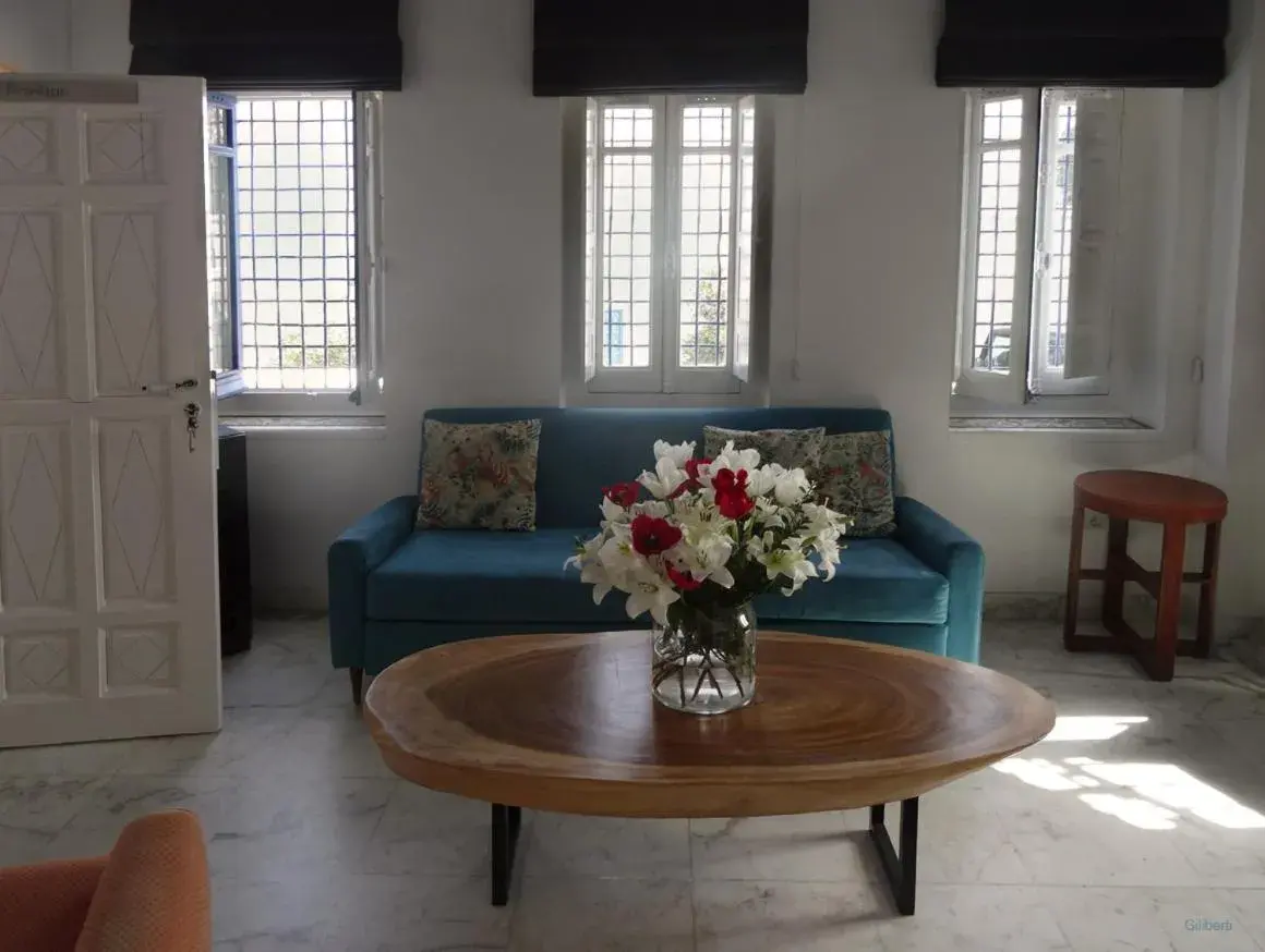 Bedroom, Seating Area in La Villa Bleue