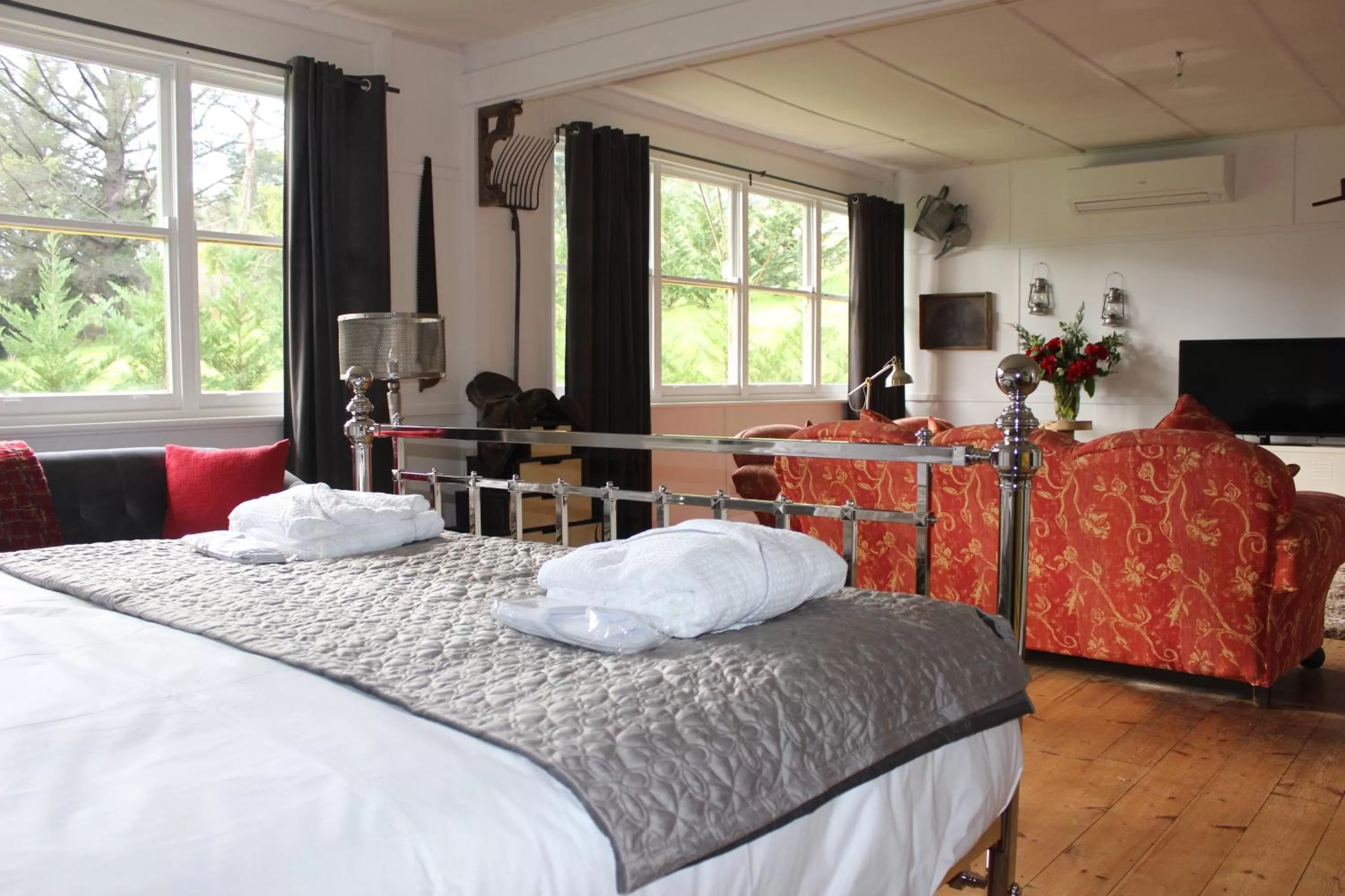 Photo of the whole room, Bed in Pirralilla Estate Adelaide Hills