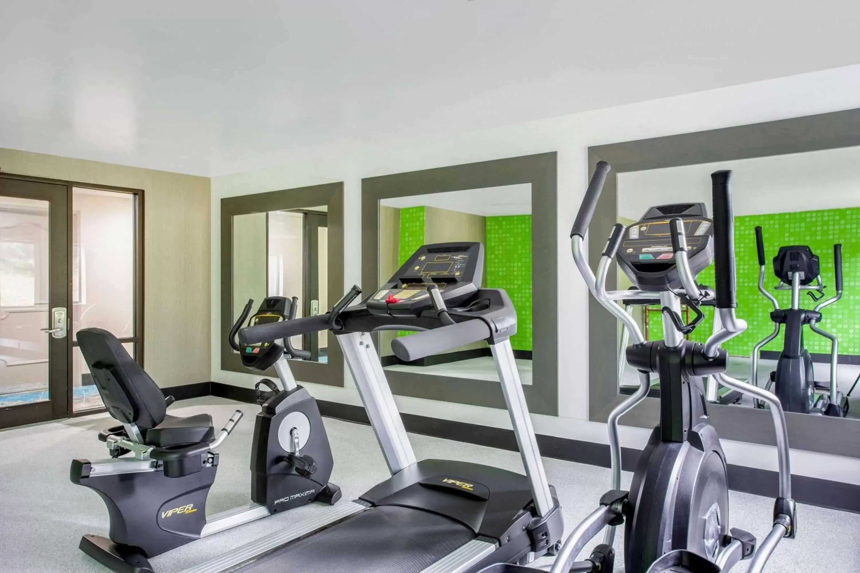 Fitness centre/facilities, Fitness Center/Facilities in La Quinta Inn by Wyndham Roanoke Salem