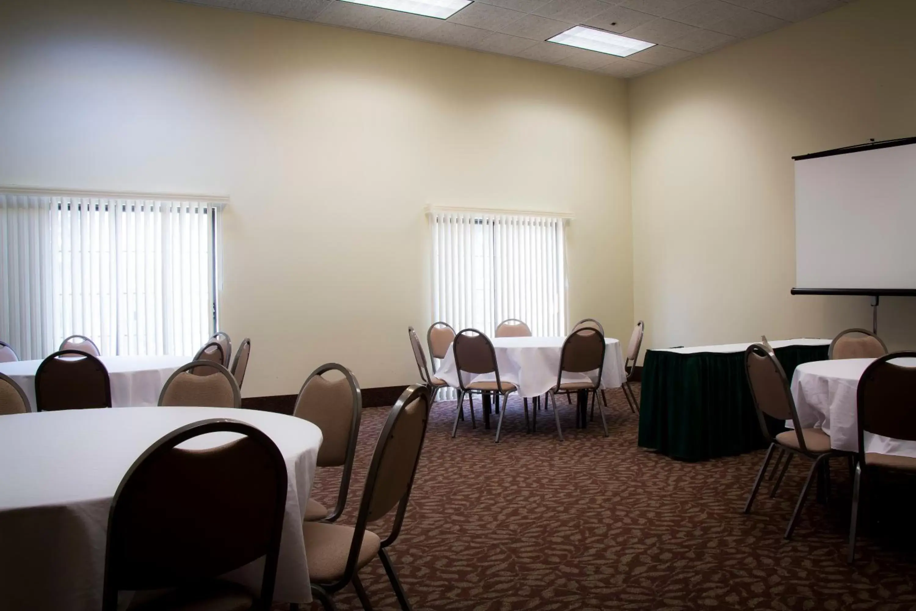 Banquet/Function facilities in Bitterroot River Inn and Conference Center