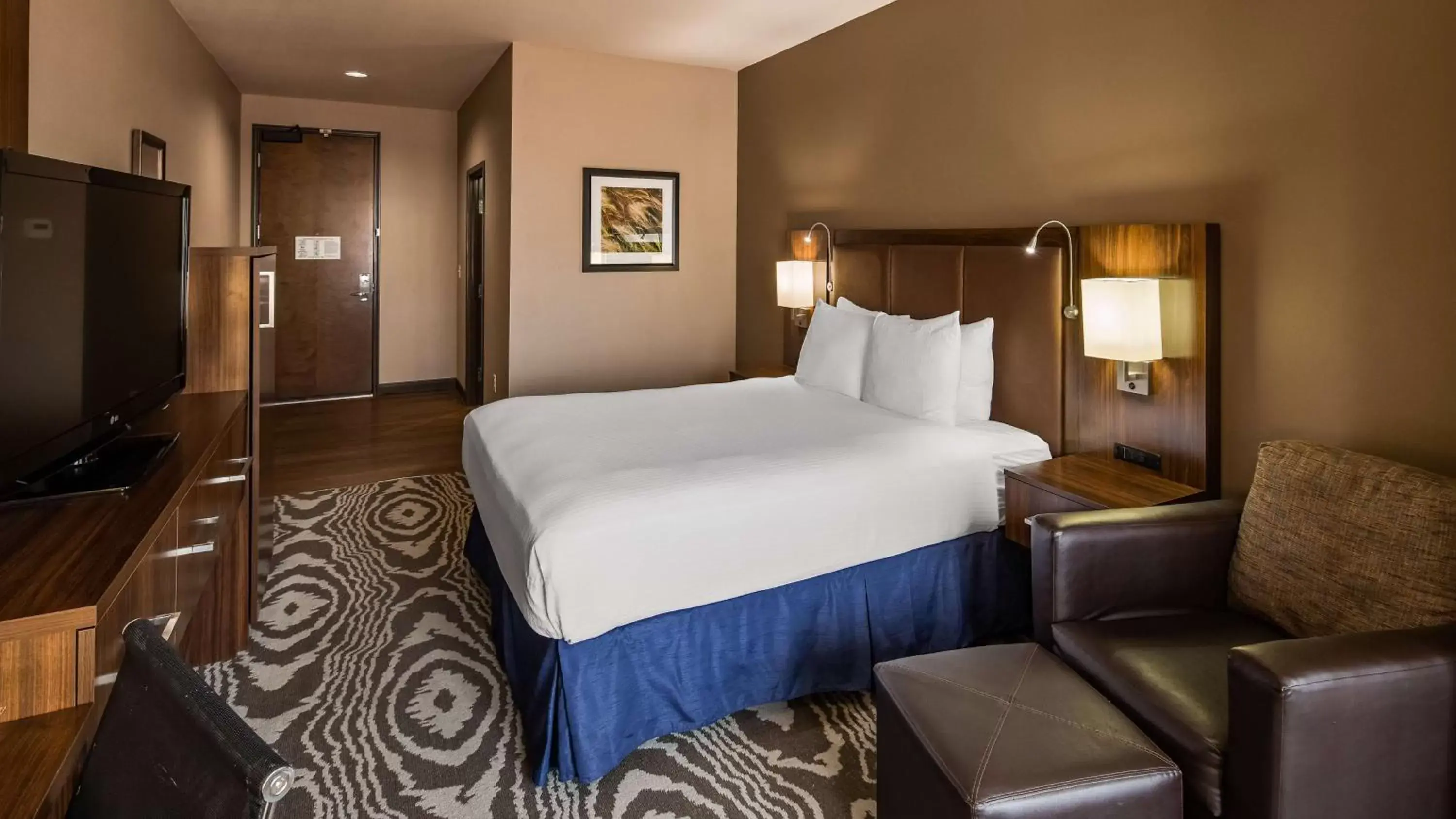 Photo of the whole room, Bed in Best Western Plus Williston Hotel & Suites