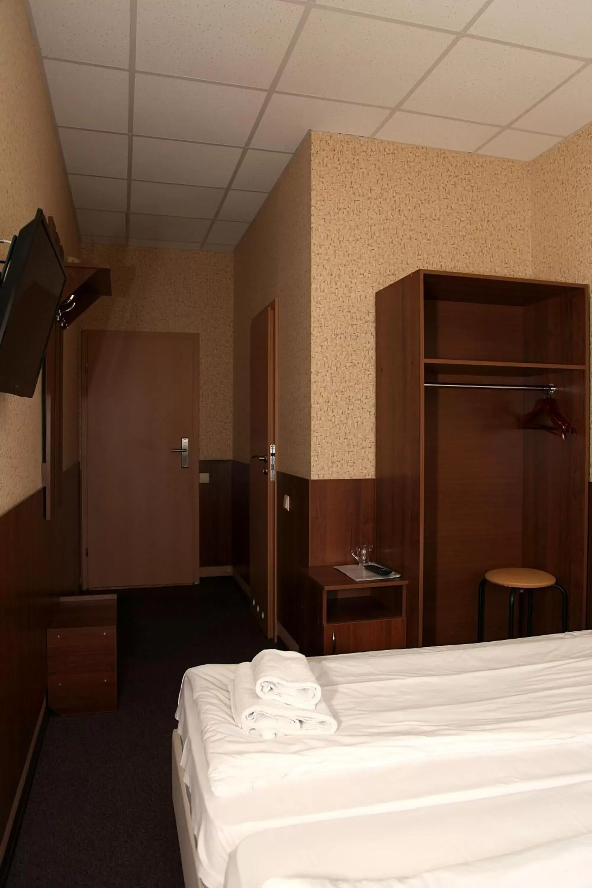 Twin Room without Window in irisHotels Twin Room without Window in irisHotels