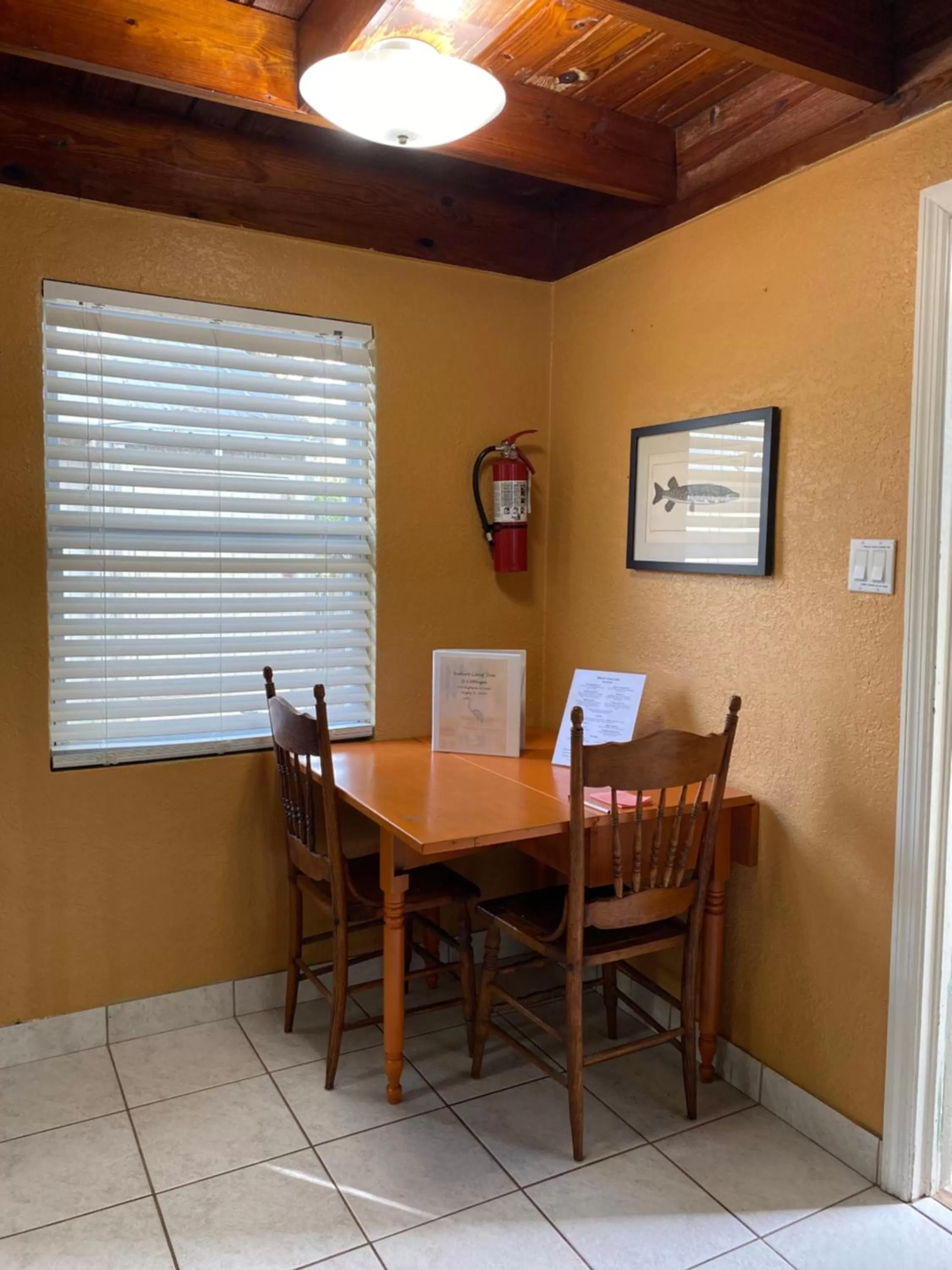 Dining area in Nature Coast Inn & Cottages