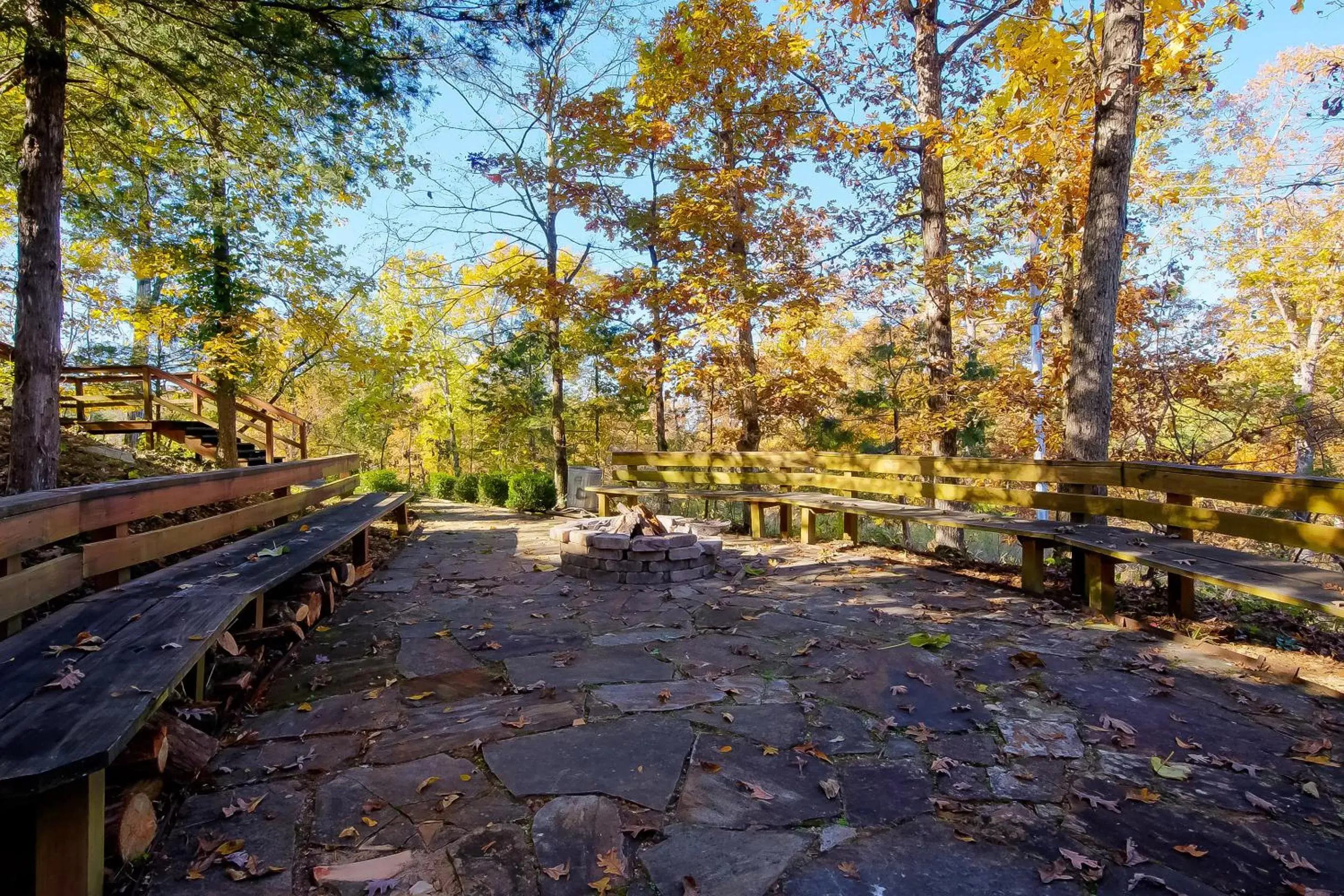 Garden in Hotel O Eureka Springs - Christ of Ozark Area