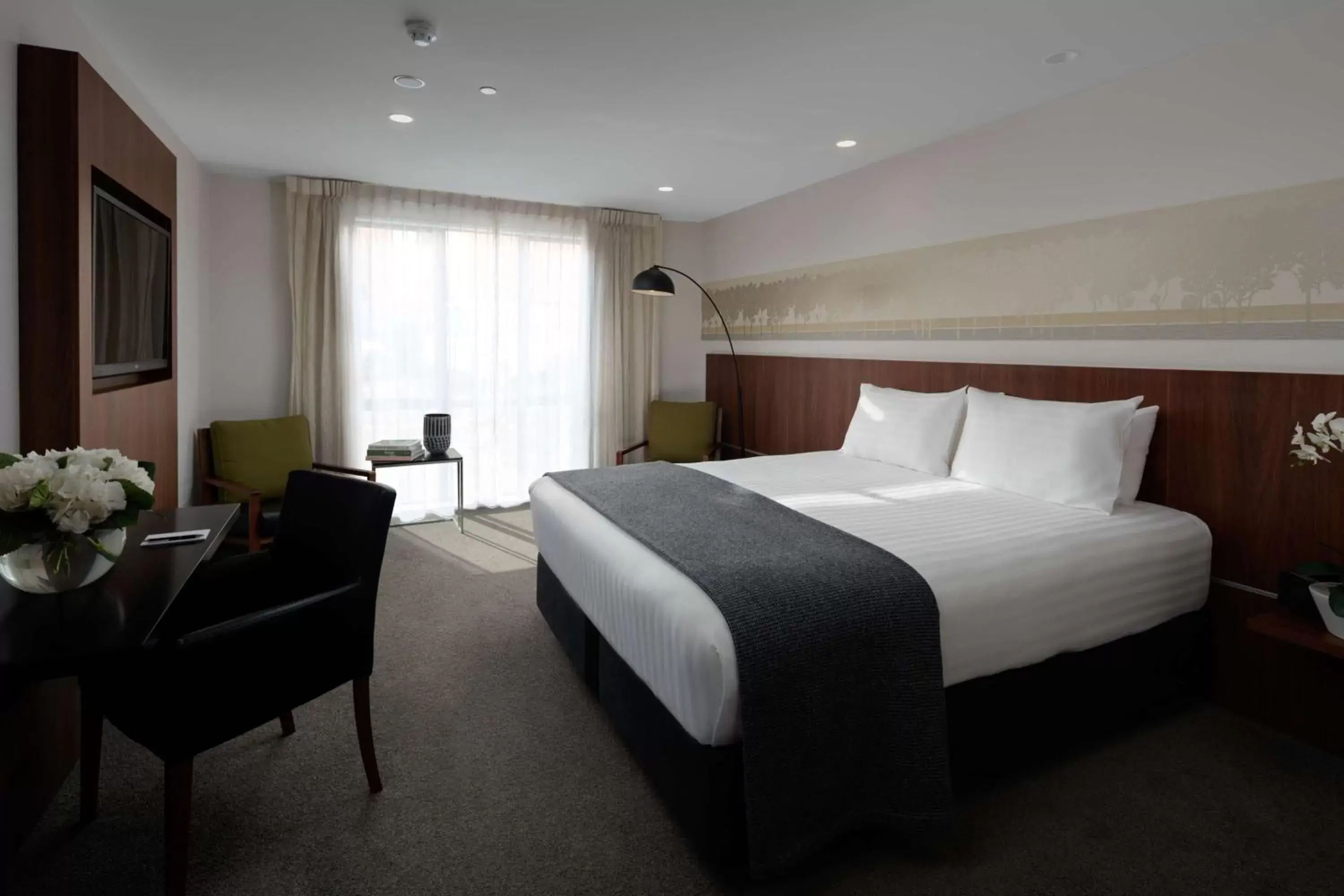 Photo of the whole room, Bed in Rydges Latimer Christchurch