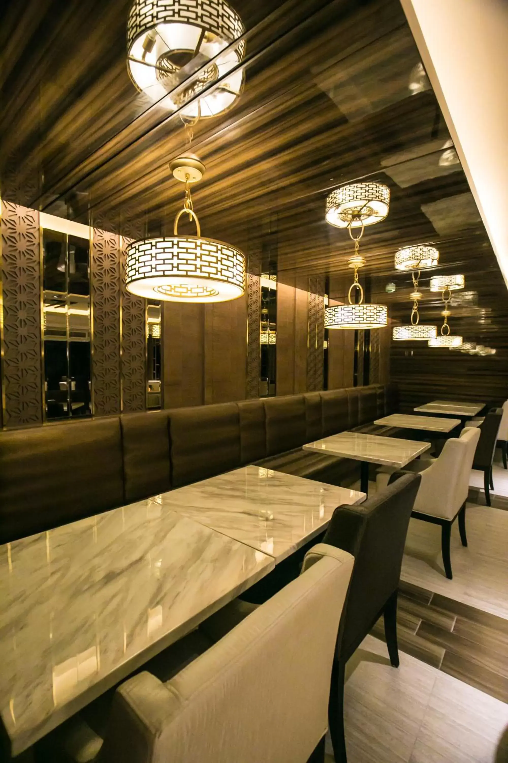Lounge or bar, Restaurant/Places to Eat in Arte Hotel - SHA Extra Plus