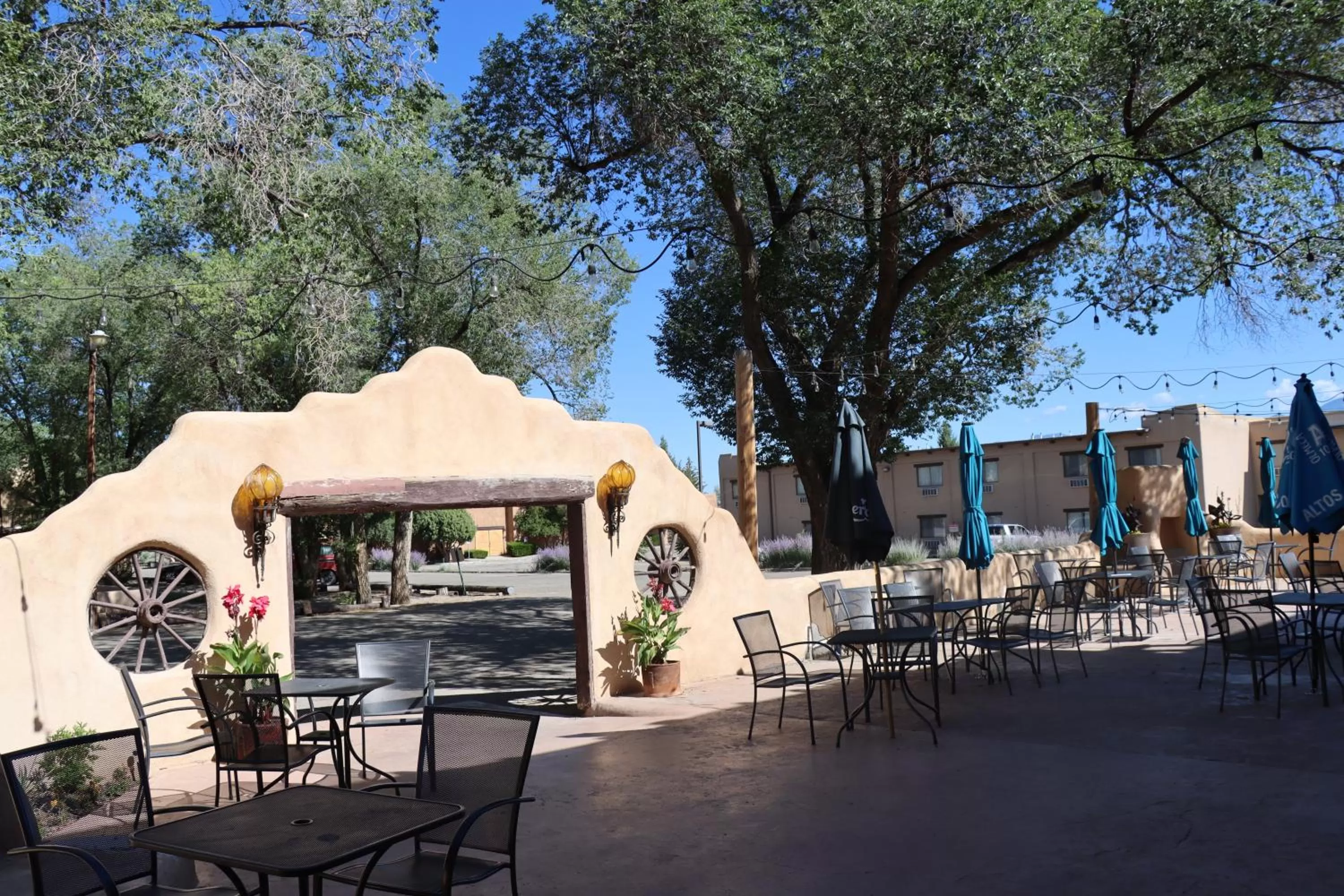 Patio in Sagebrush Inn & Suites