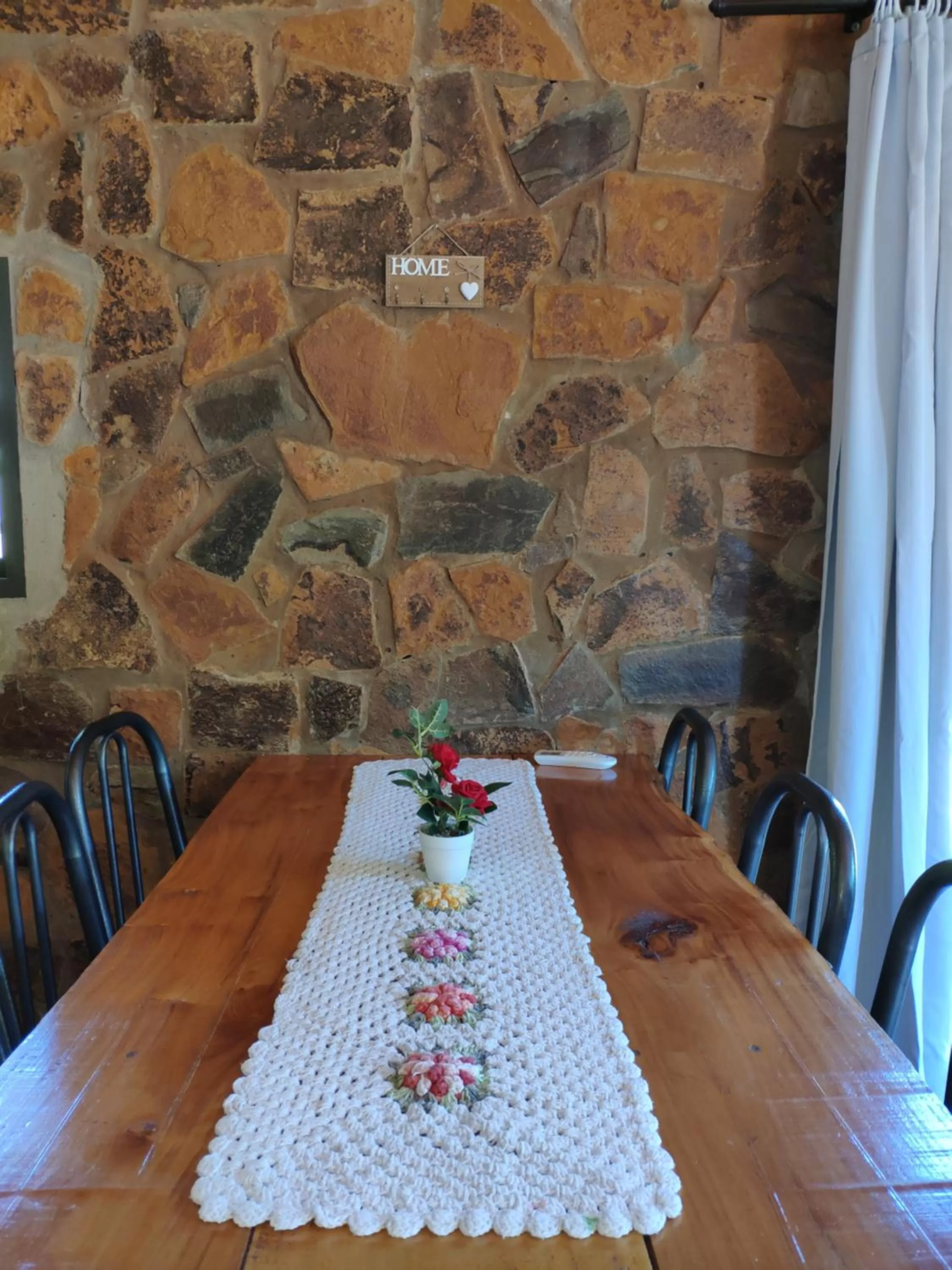 Communal lounge/ TV room in Posada 21 Oranges