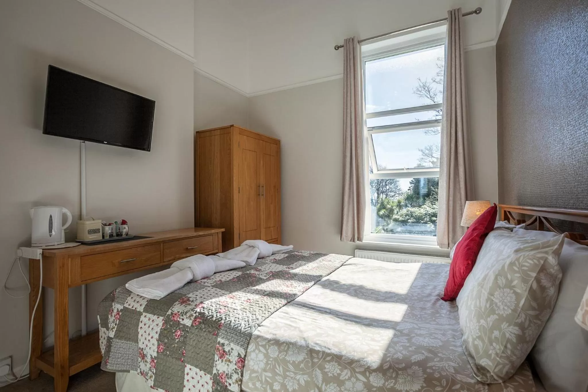 Bed in The Hotel Balmoral - Just for Adults