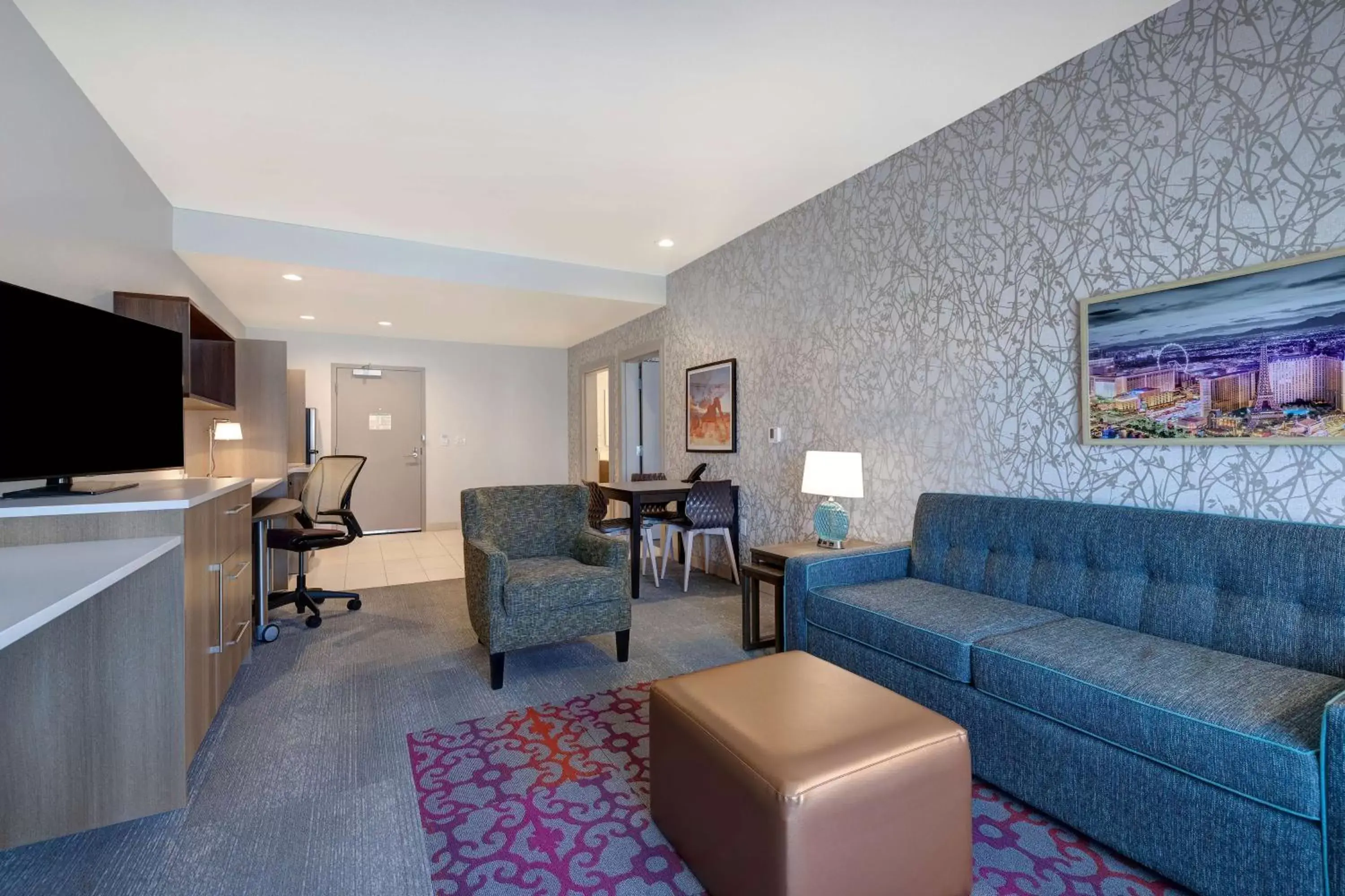 Living room, Seating Area in Home2 Suites By Hilton Las Vegas Northwest