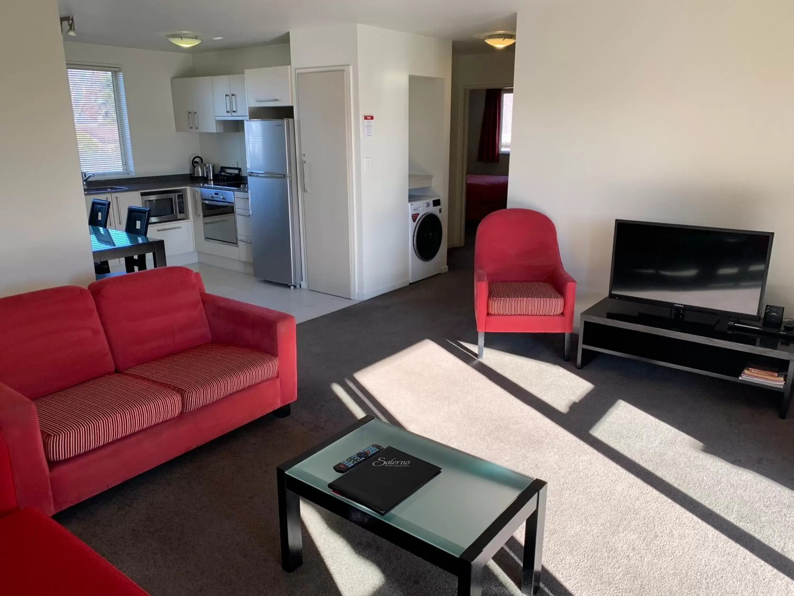 Living room, Seating Area in Salerno Motel Apartments