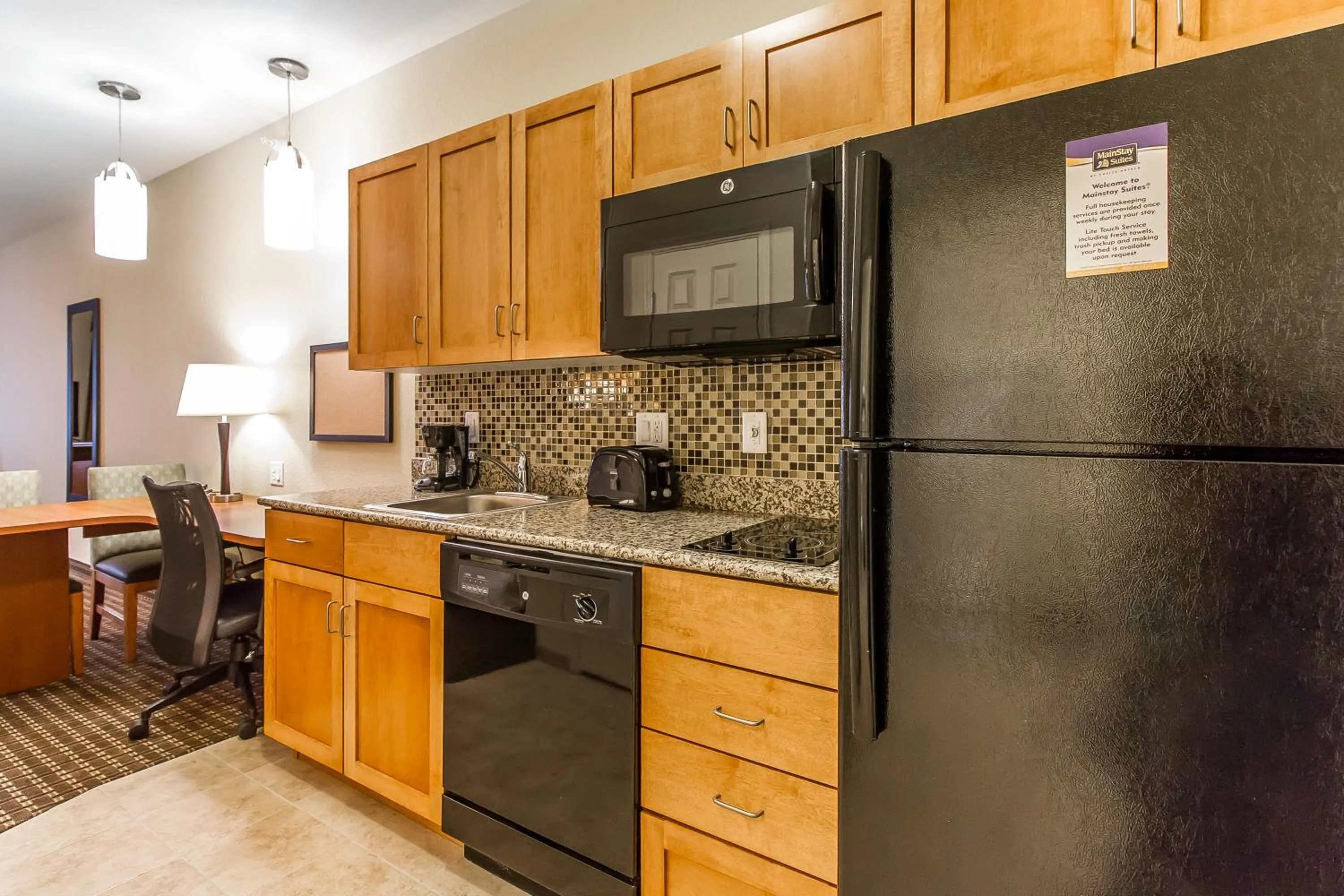 Kitchen or kitchenette in MainStay Suites Stanley