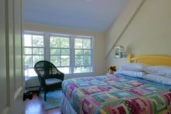 Bedroom, Bed in Coveside Bed & Breakfast