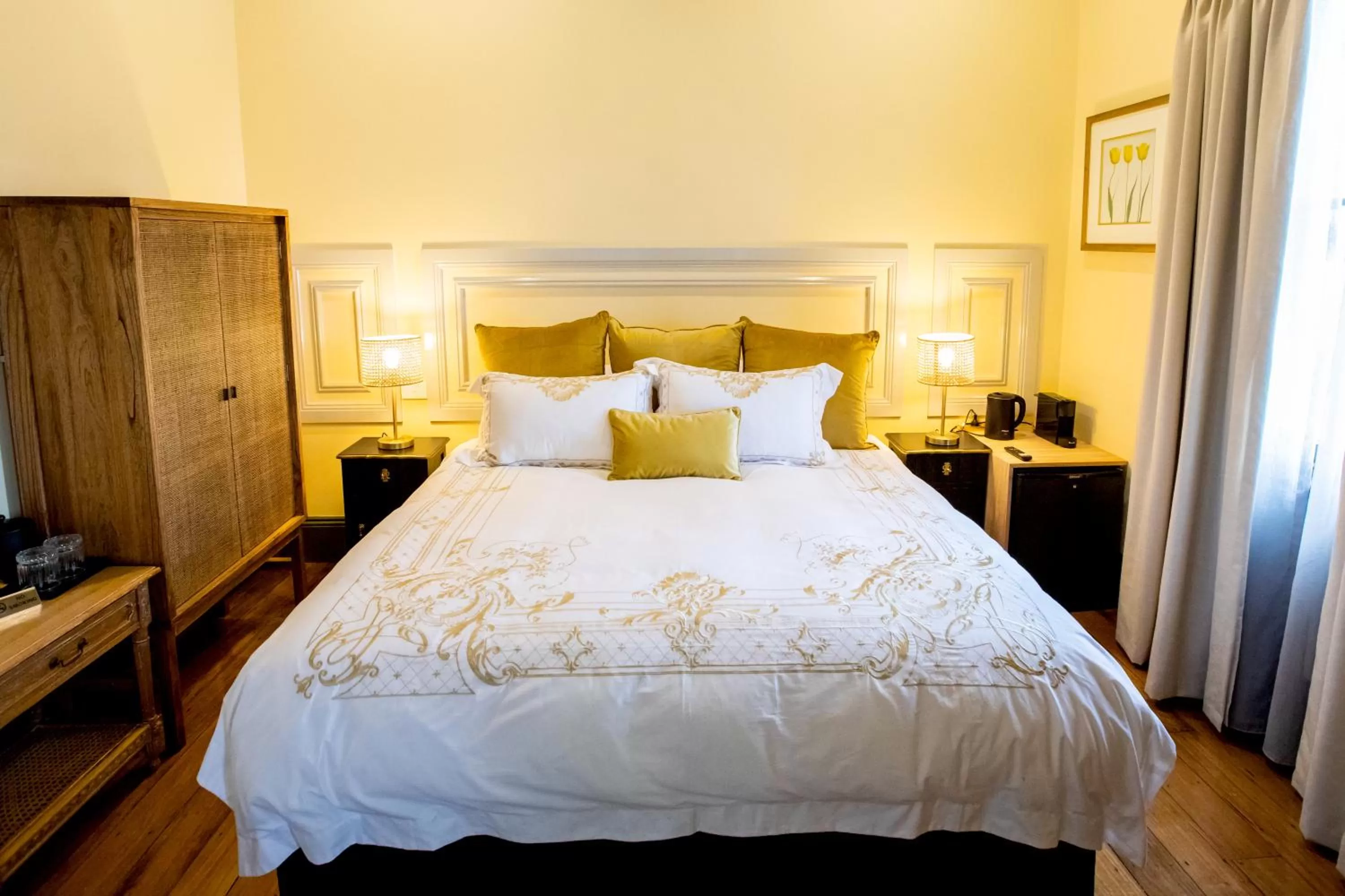 Bed in Hotel Australasia