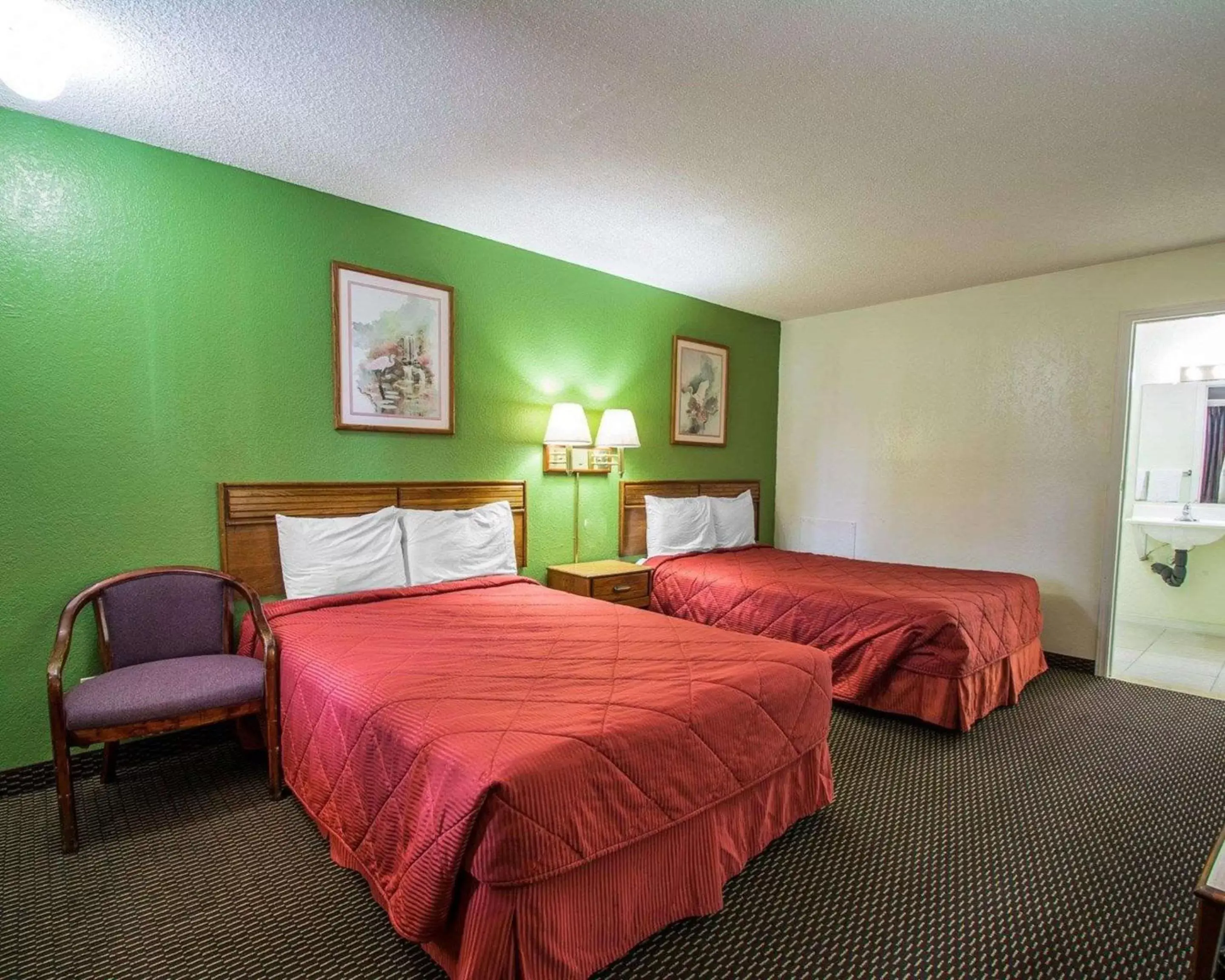 Photo of the whole room, Bed in Rodeway Inn Fort Pierce I-95