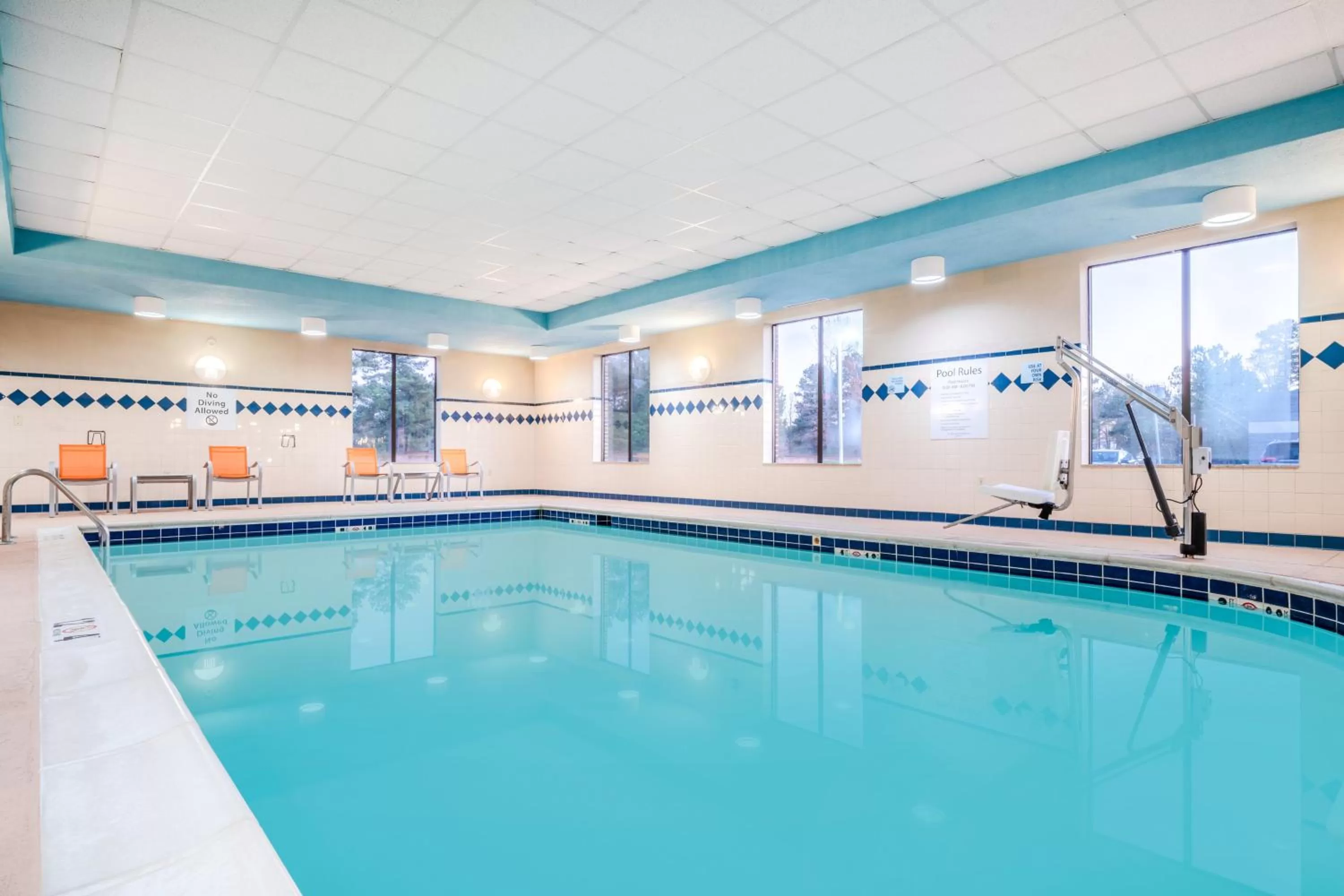 Swimming pool in Holiday Inn Express Hotel & Suites Tappahannock by IHG