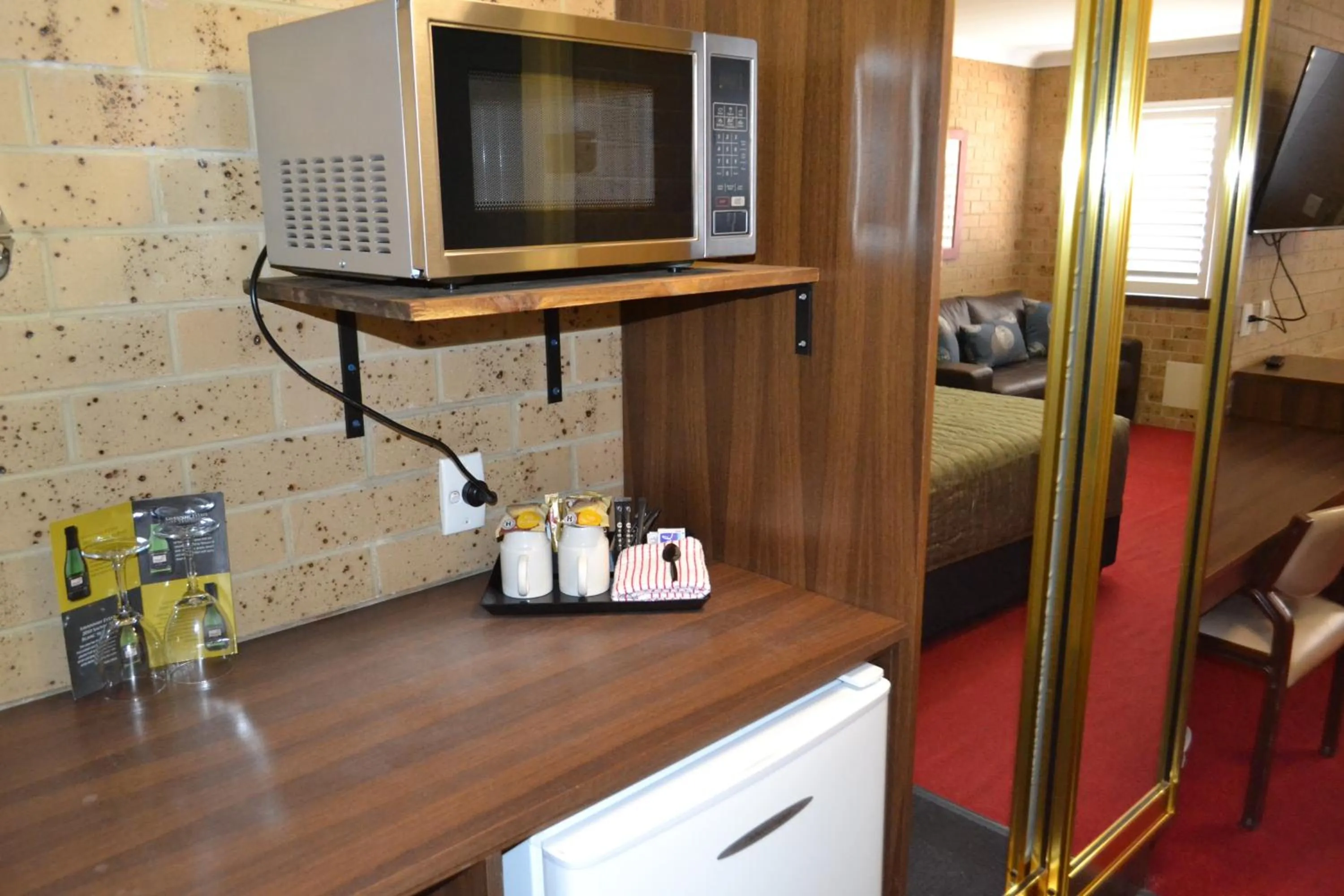 minibar in Tamworth Motor Inn & Cabins