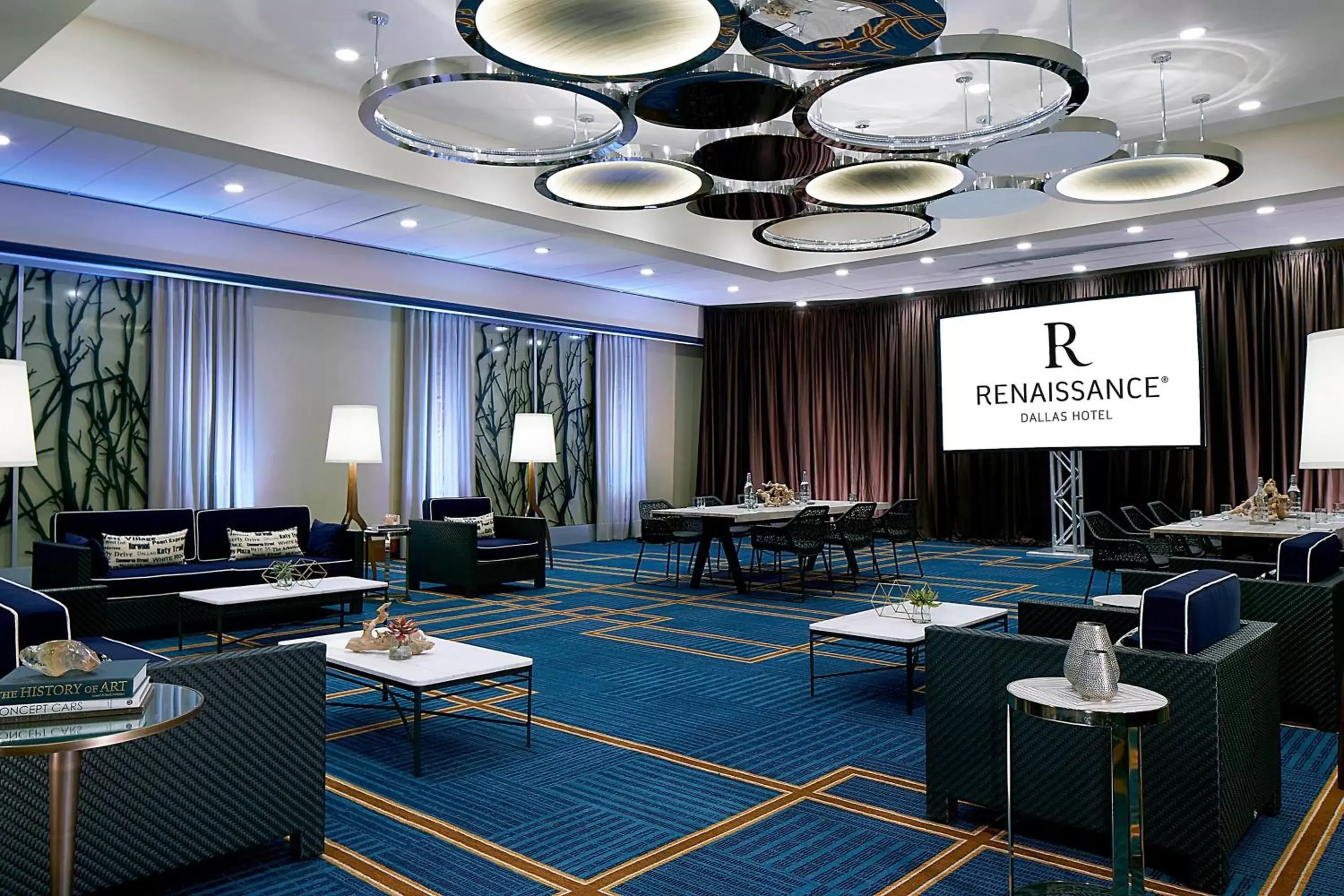 Meeting/conference room in Renaissance Dallas Hotel