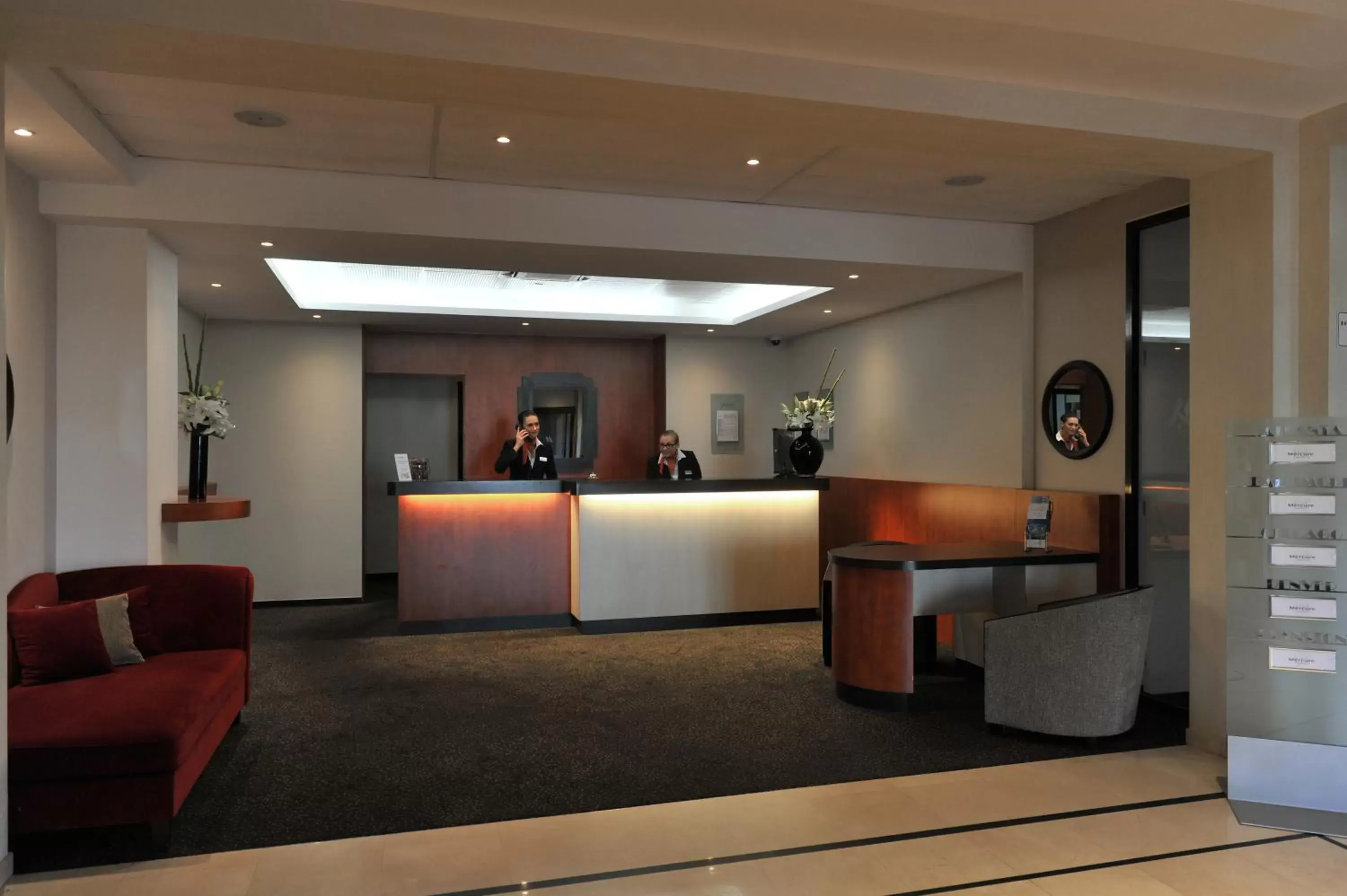 Lobby or reception in Mercure Maurepas Saint Quentin Lobby or reception in Mercure Maurepas Saint Quentin