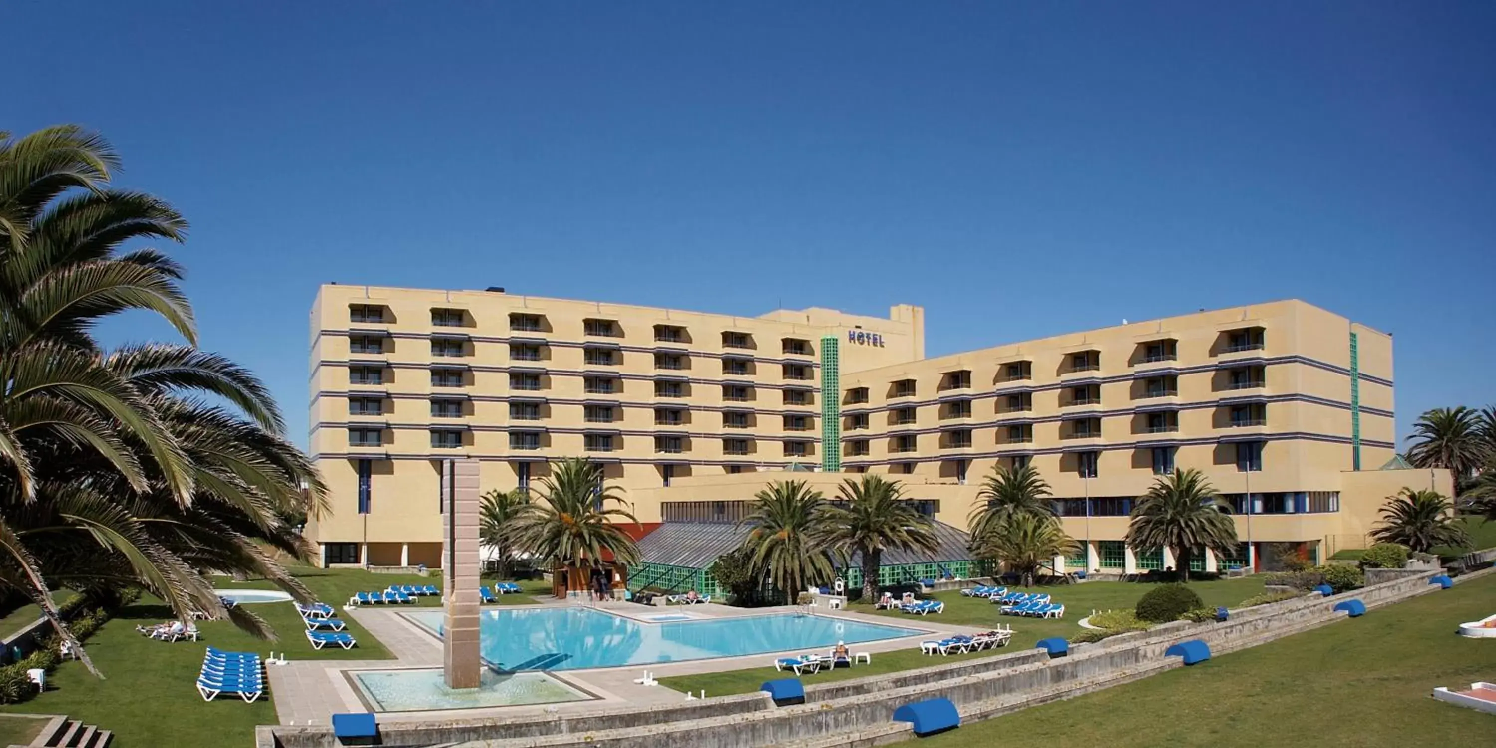 Facade/entrance, Swimming Pool in Hotel Solverde Spa and Wellness Center