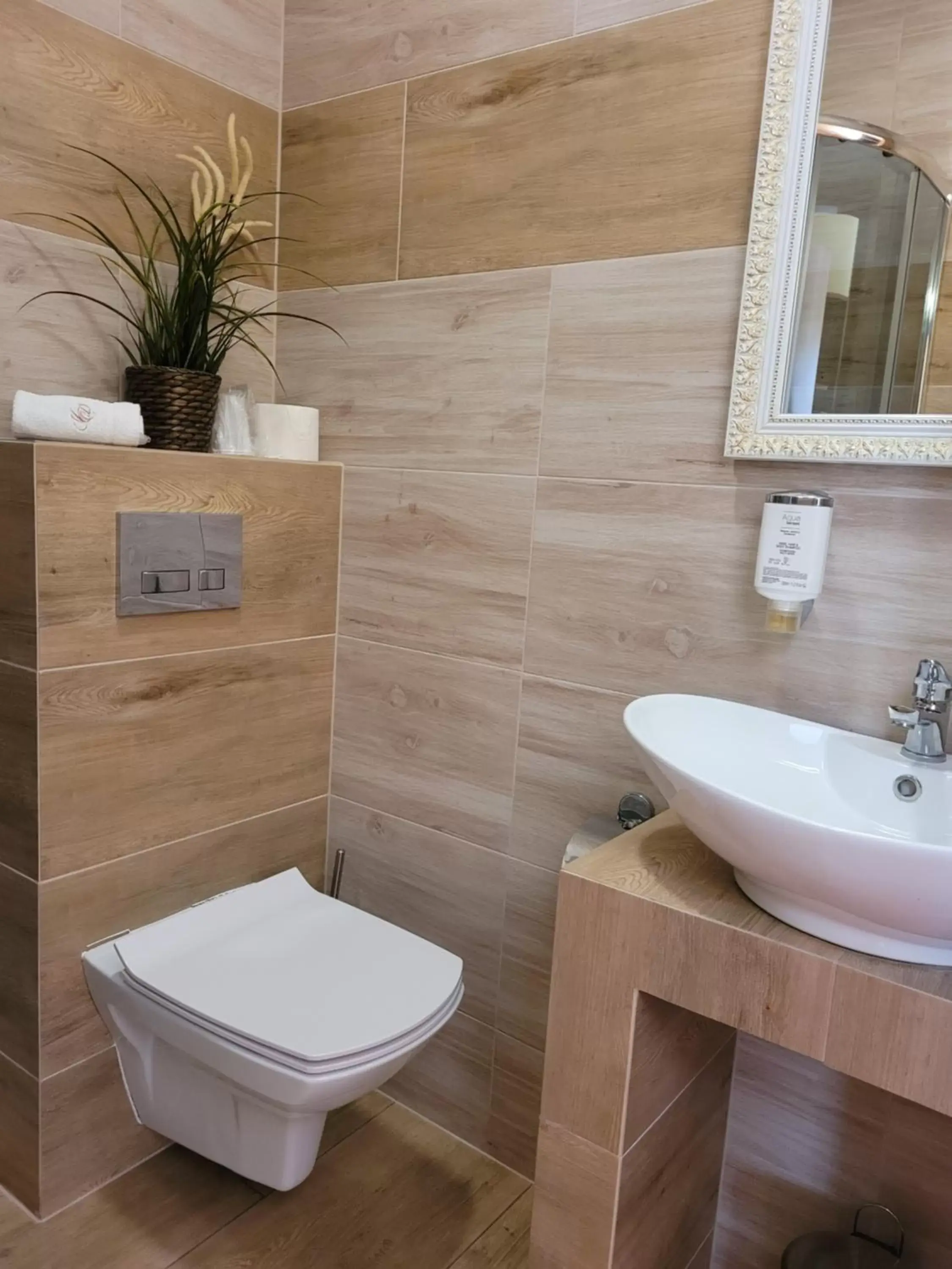 Budget Twin Room in Virgo Business & Breakfast Rumia Budget Twin Room in Virgo Business & Breakfast Rumia