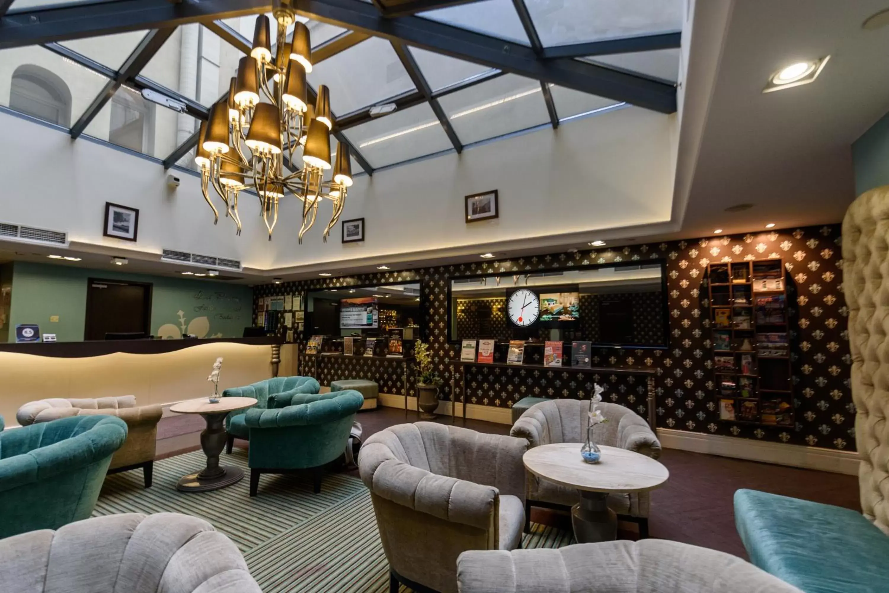 Lobby or reception, Lounge/Bar in La Prima Fashion Hotel Budapest