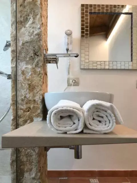 towels, Bathroom in B&B Casa Dorsi