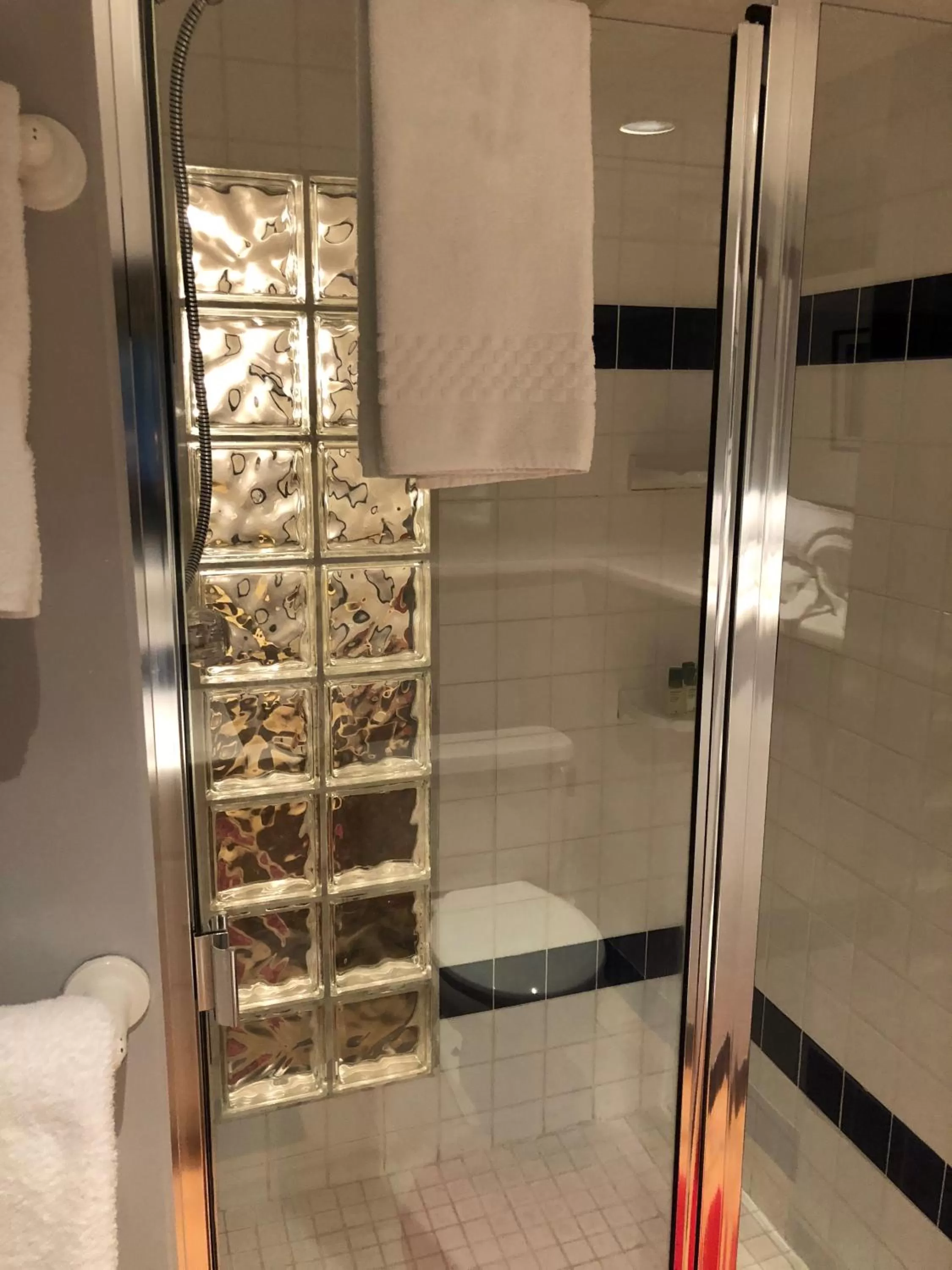 Bathroom in Barclay House Bed and Breakfast