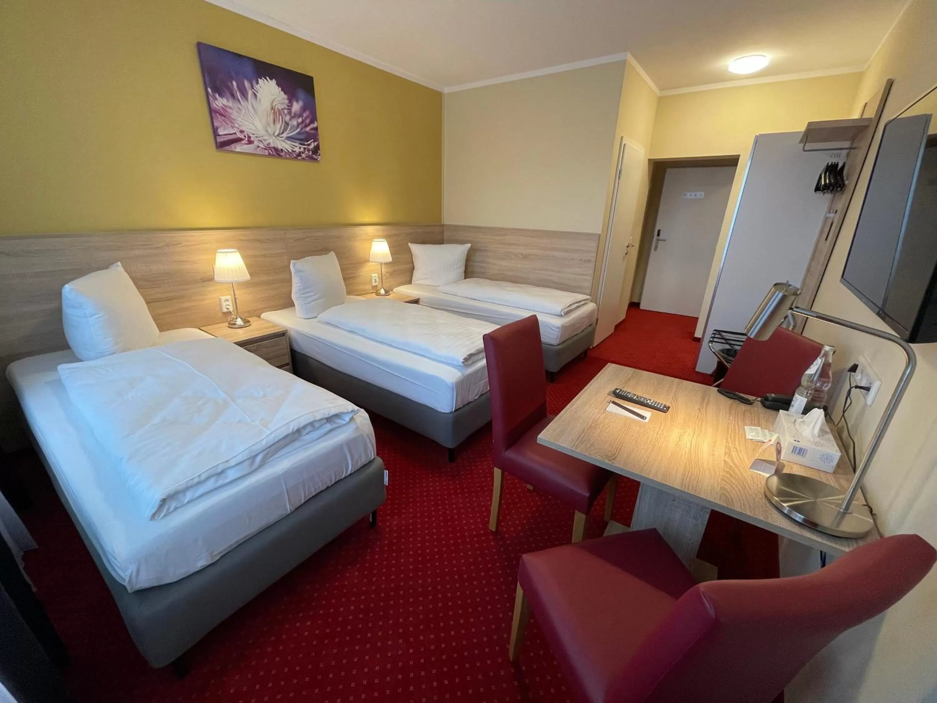 Photo of the whole room, Bed in Palm Premium Hotel & Apartments