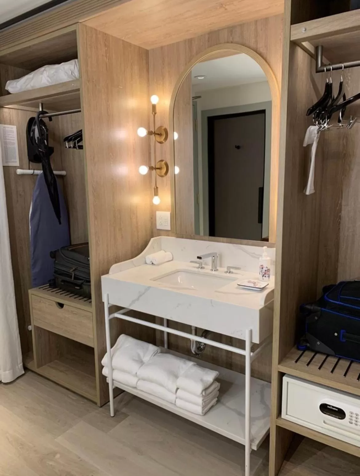 Bathroom, Bed in Virgin Hotels New Orleans