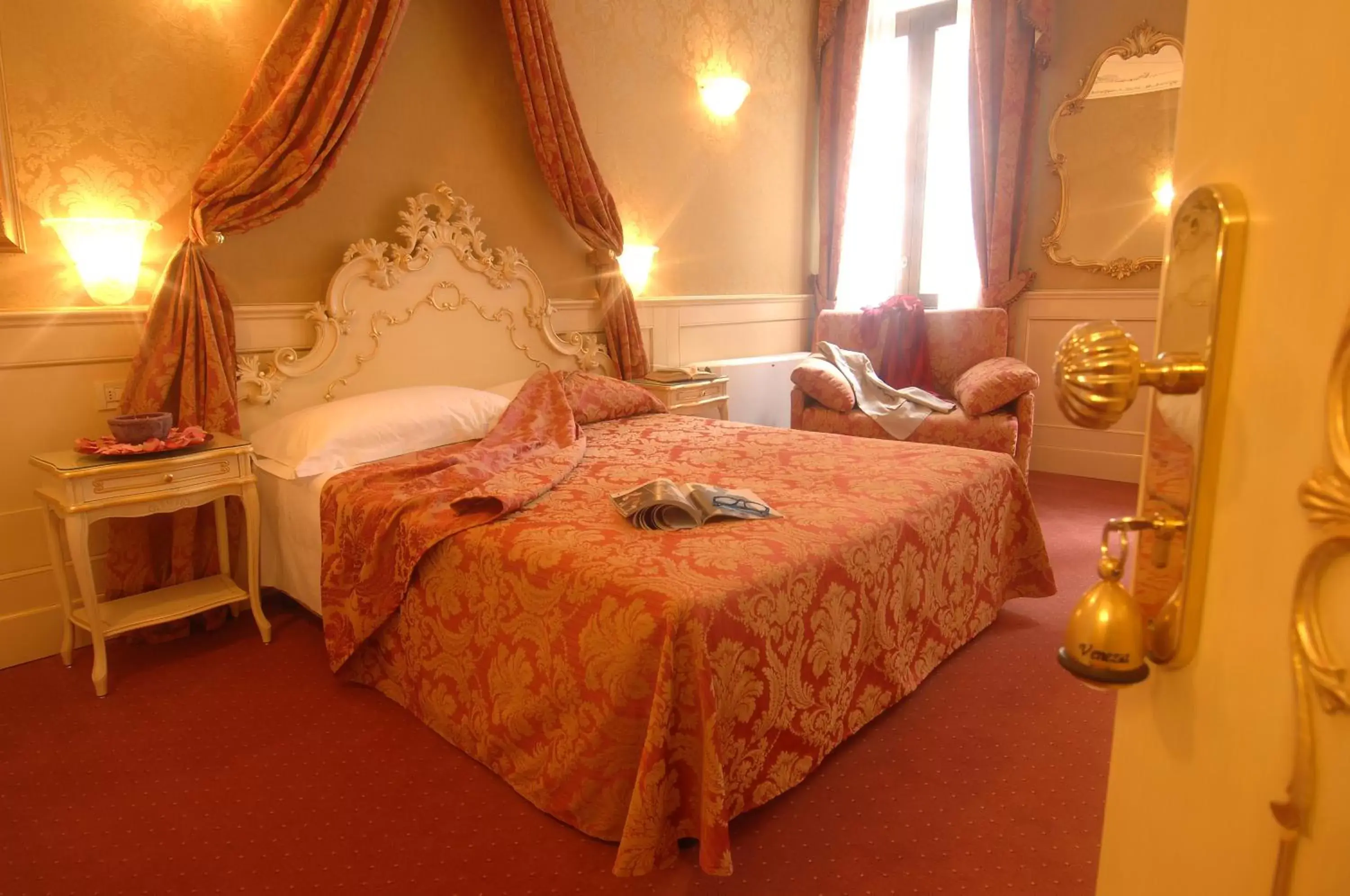 Photo of the whole room, Bed in Hotel Becher