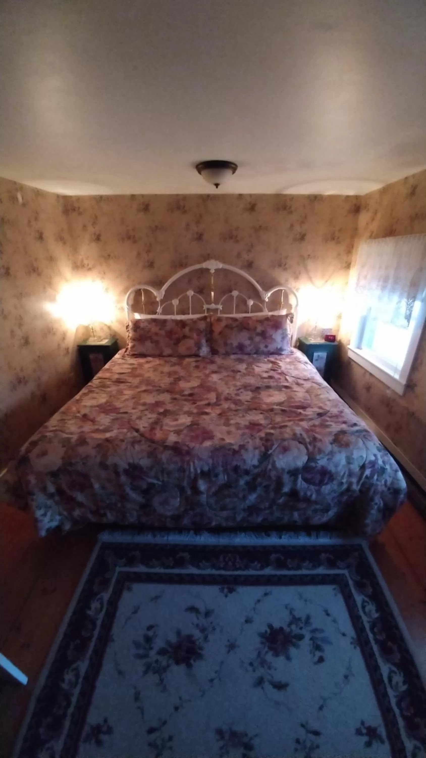 Bed in The Greenfield Inn