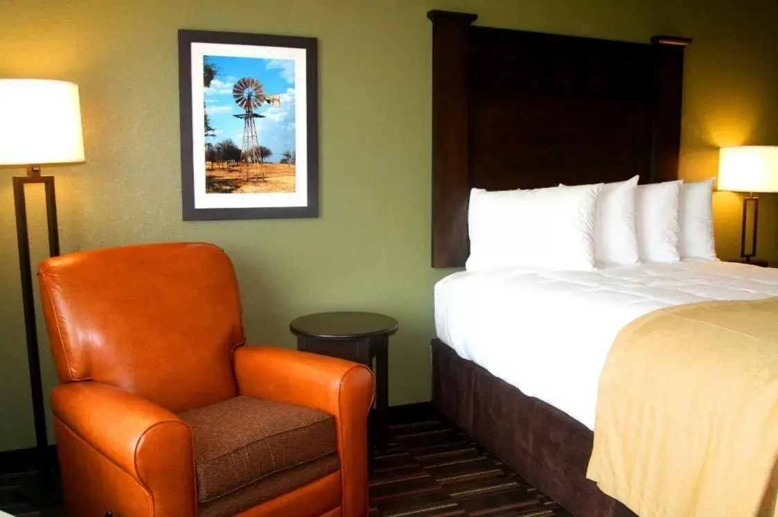 Bedroom, Bed in Comfort Inn & Suites