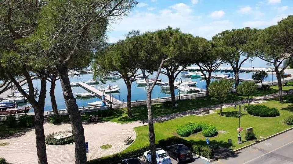 Lake view, Pool View in Hotel Royal