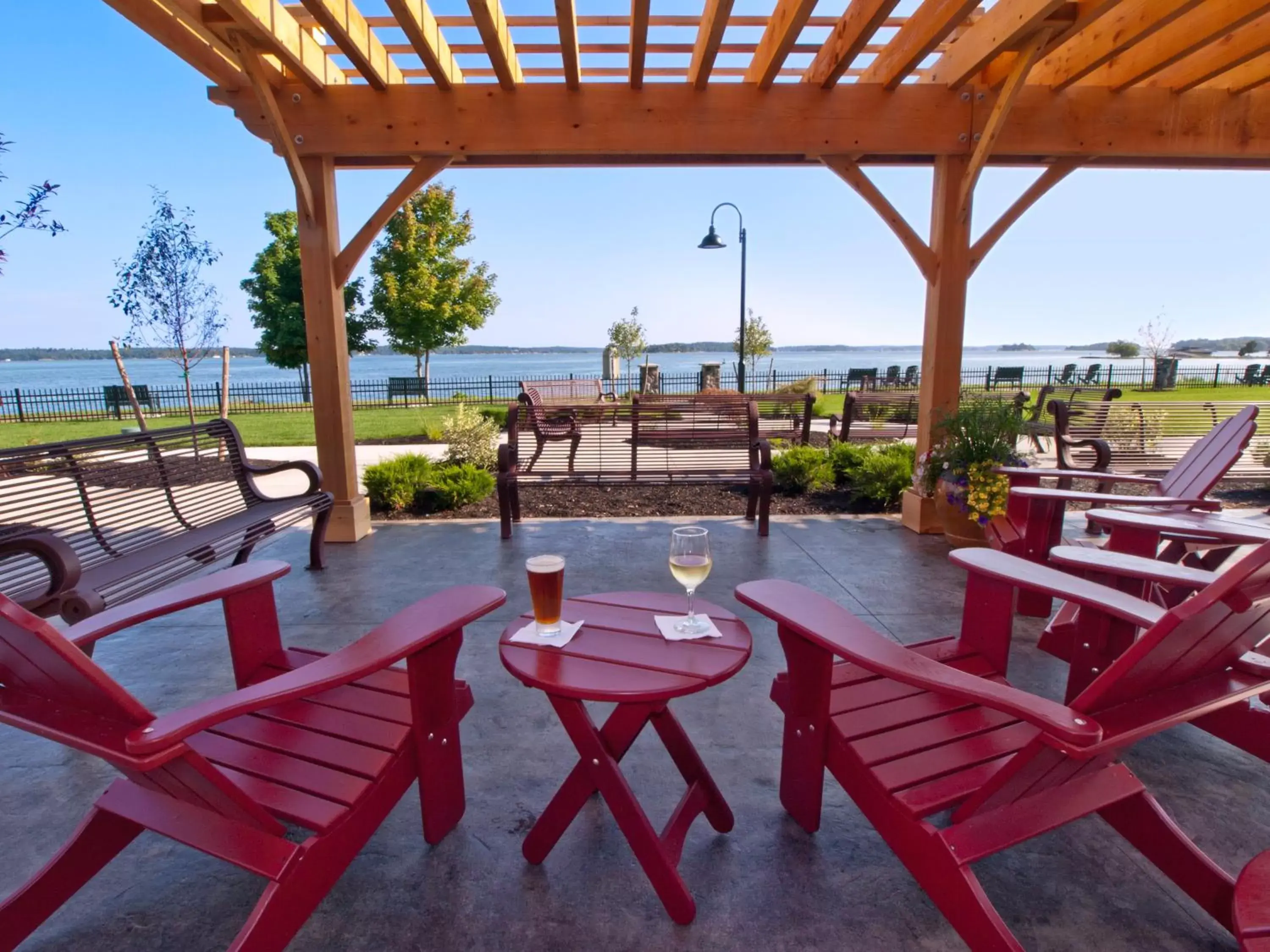 Patio in 1000 Islands Harbor Hotel