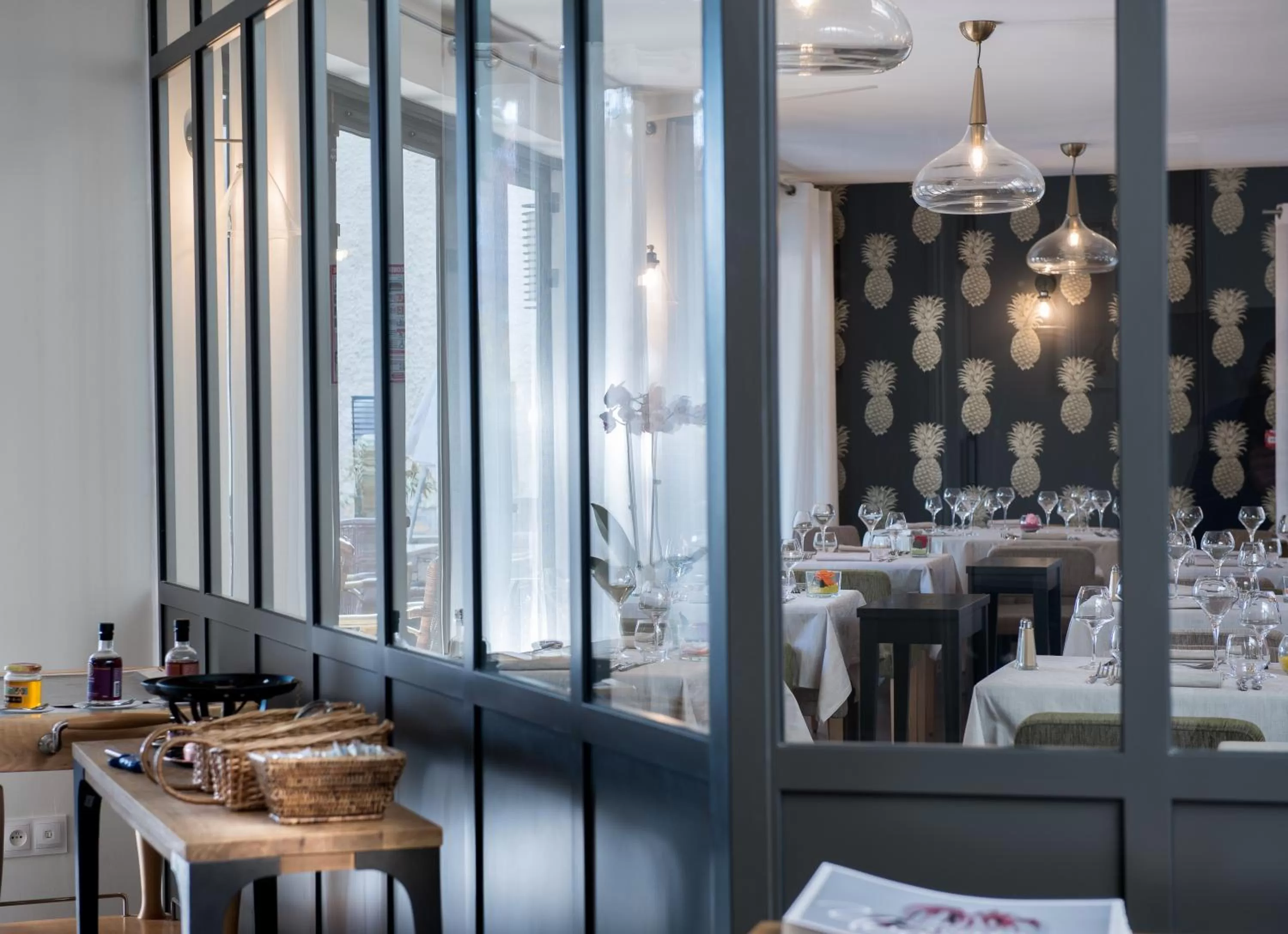 Restaurant/places to eat in Logis Hôtel Tante Yvonne & son restaurant semi-gastronomique - Lyon Nord