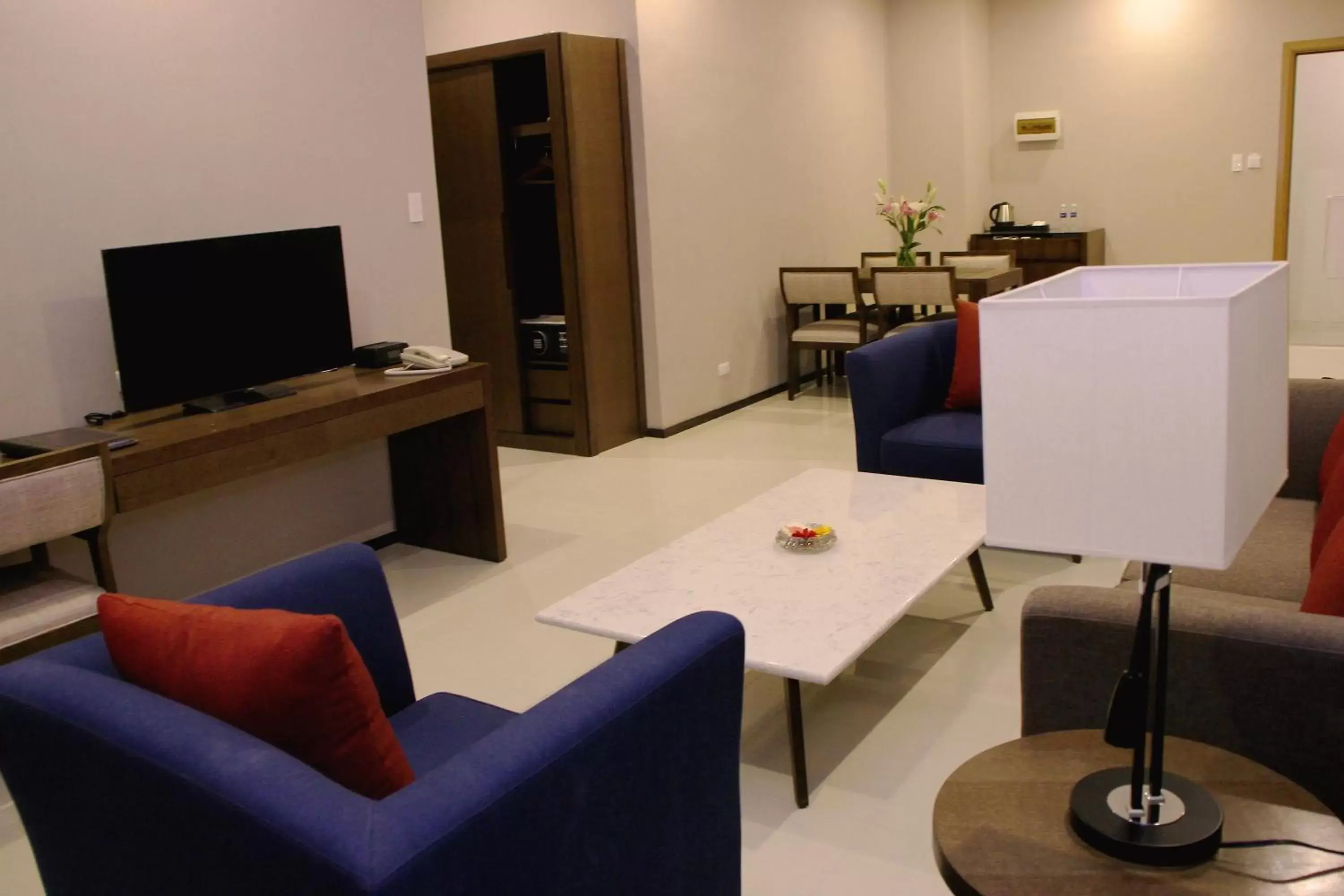 TV and multimedia, Seating Area in Golden Phoenix Hotel - Manila