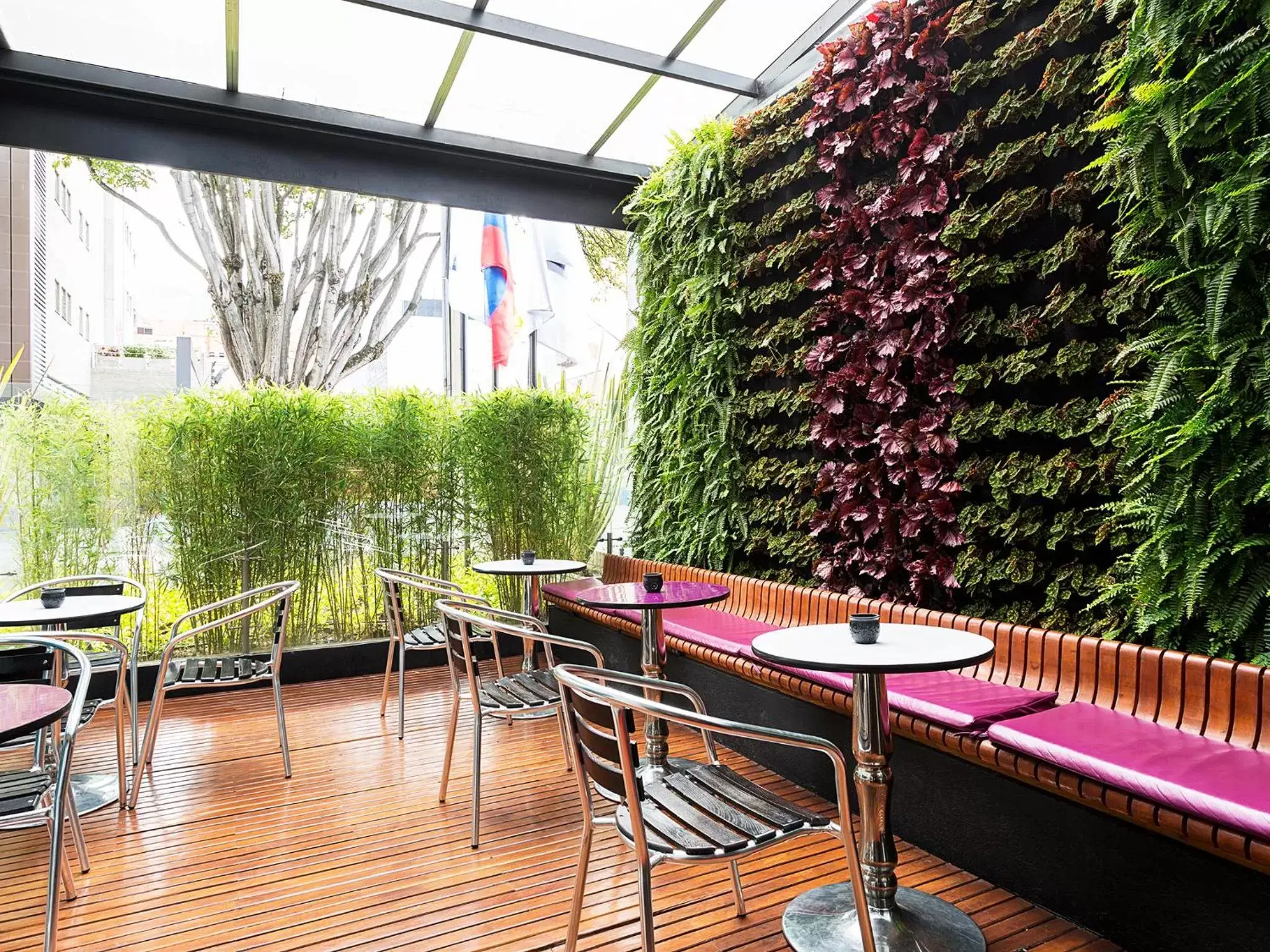 Balcony/Terrace, Lounge/Bar in Hotel bh Parque 93